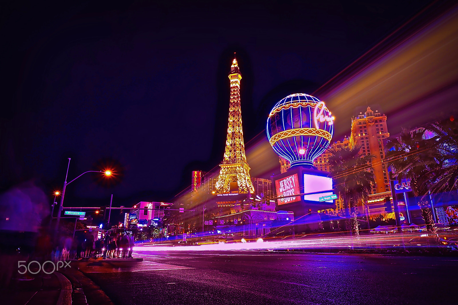 Sony a7R + Sony E 10-18mm F4 OSS sample photo. Paris las vegas photography