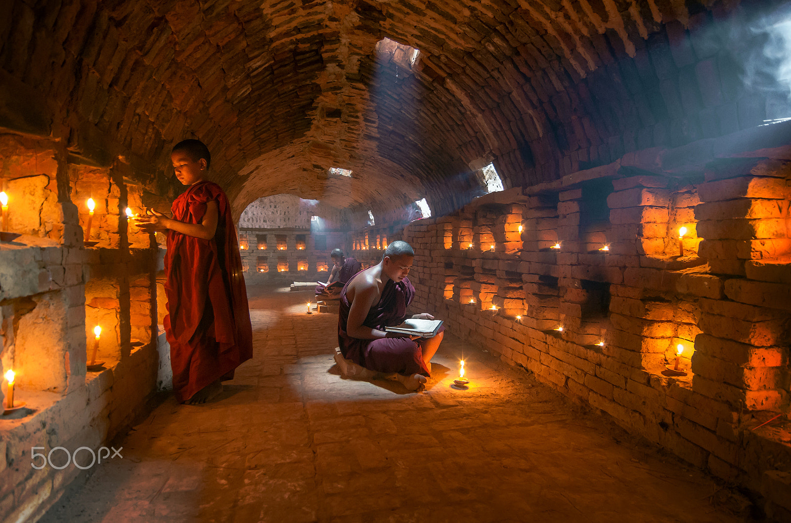 Pentax smc DA 12-24mm F4.0 ED AL (IF) sample photo. Three young monk in the cave with low candle light, began, mandalay, myanmar photography