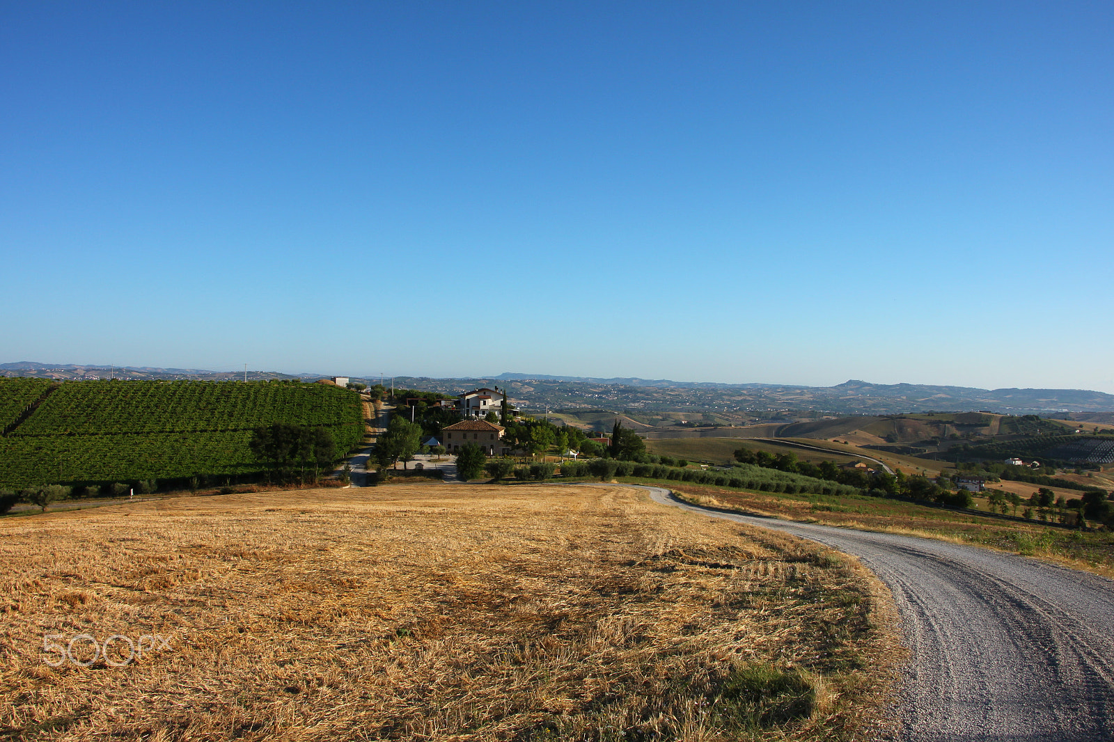 Canon EF-S 18-135mm F3.5-5.6 IS STM sample photo. Entroterra abruzzese photography