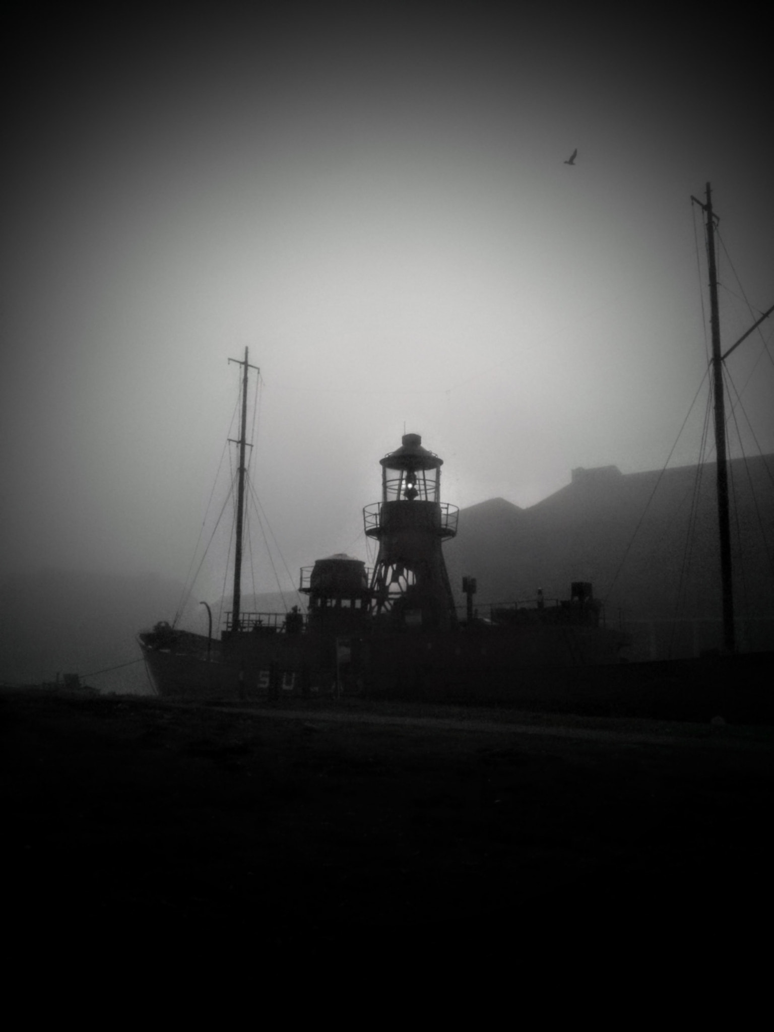 LG OPTIMUS L7 II sample photo. Sun in ship-lighthouse photography