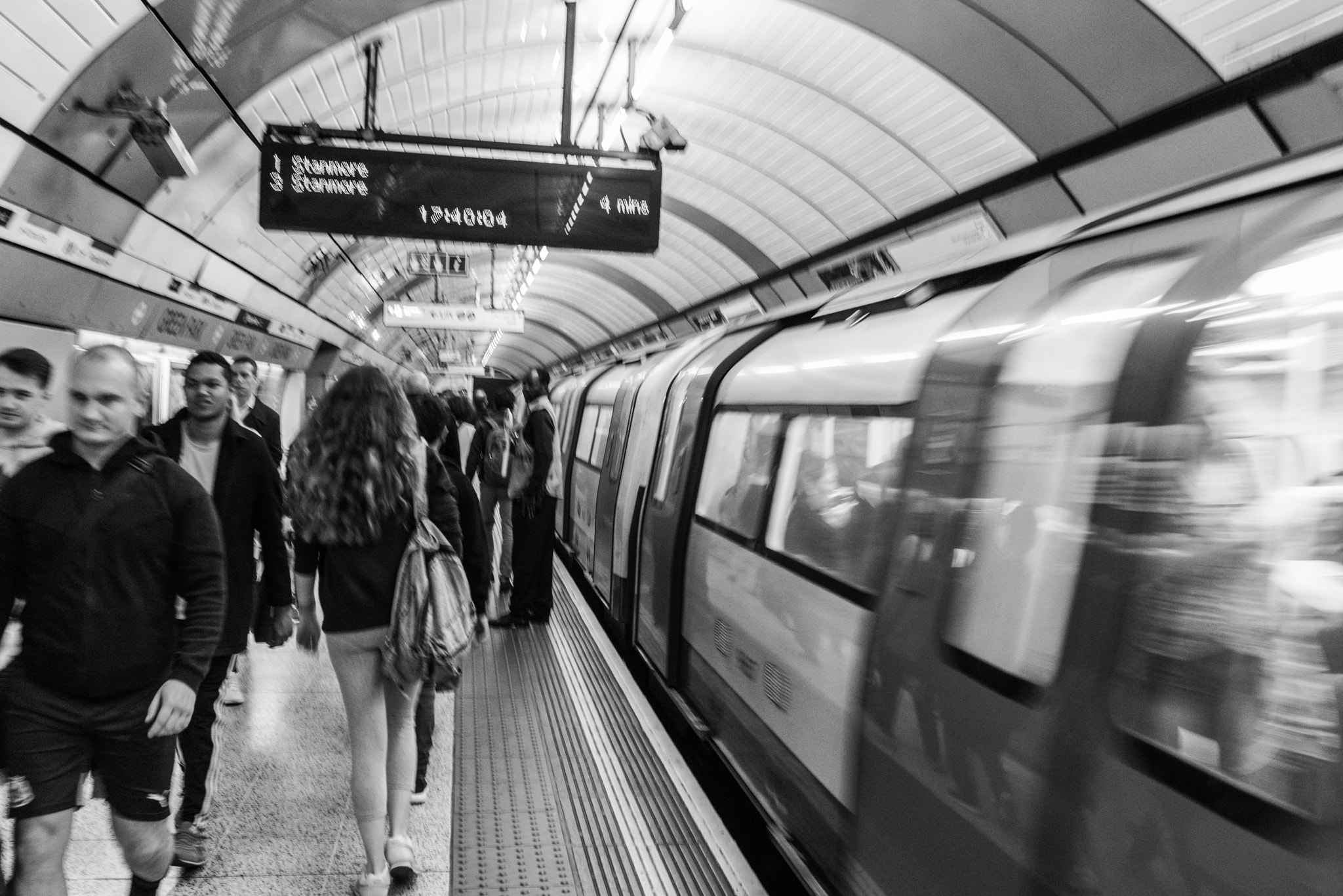 ZEISS Distagon T* 35mm F2 sample photo. London underground station during rush hour photography