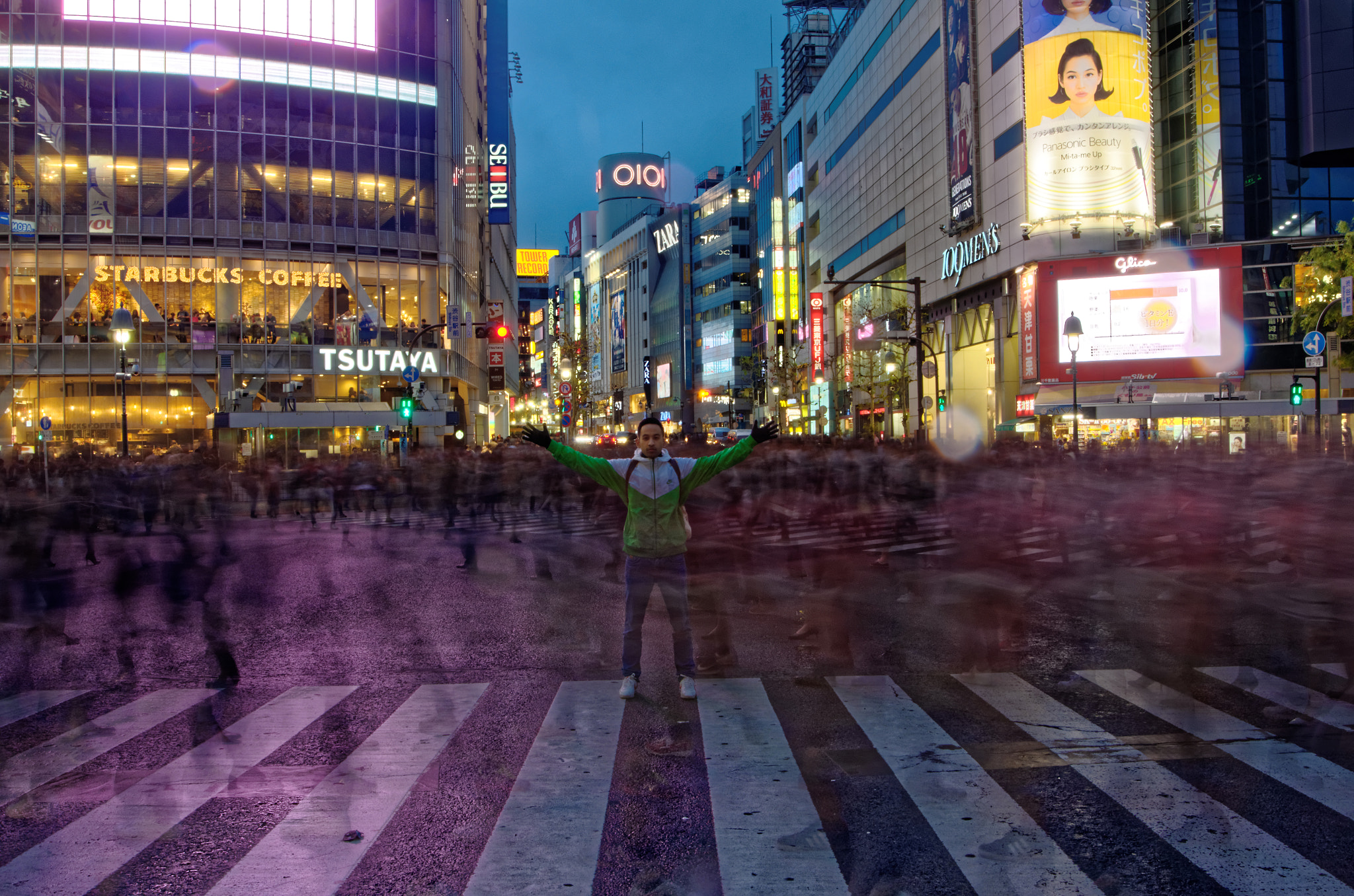 Pentax K-5 sample photo. Strong wind at shibuya crossing. photography