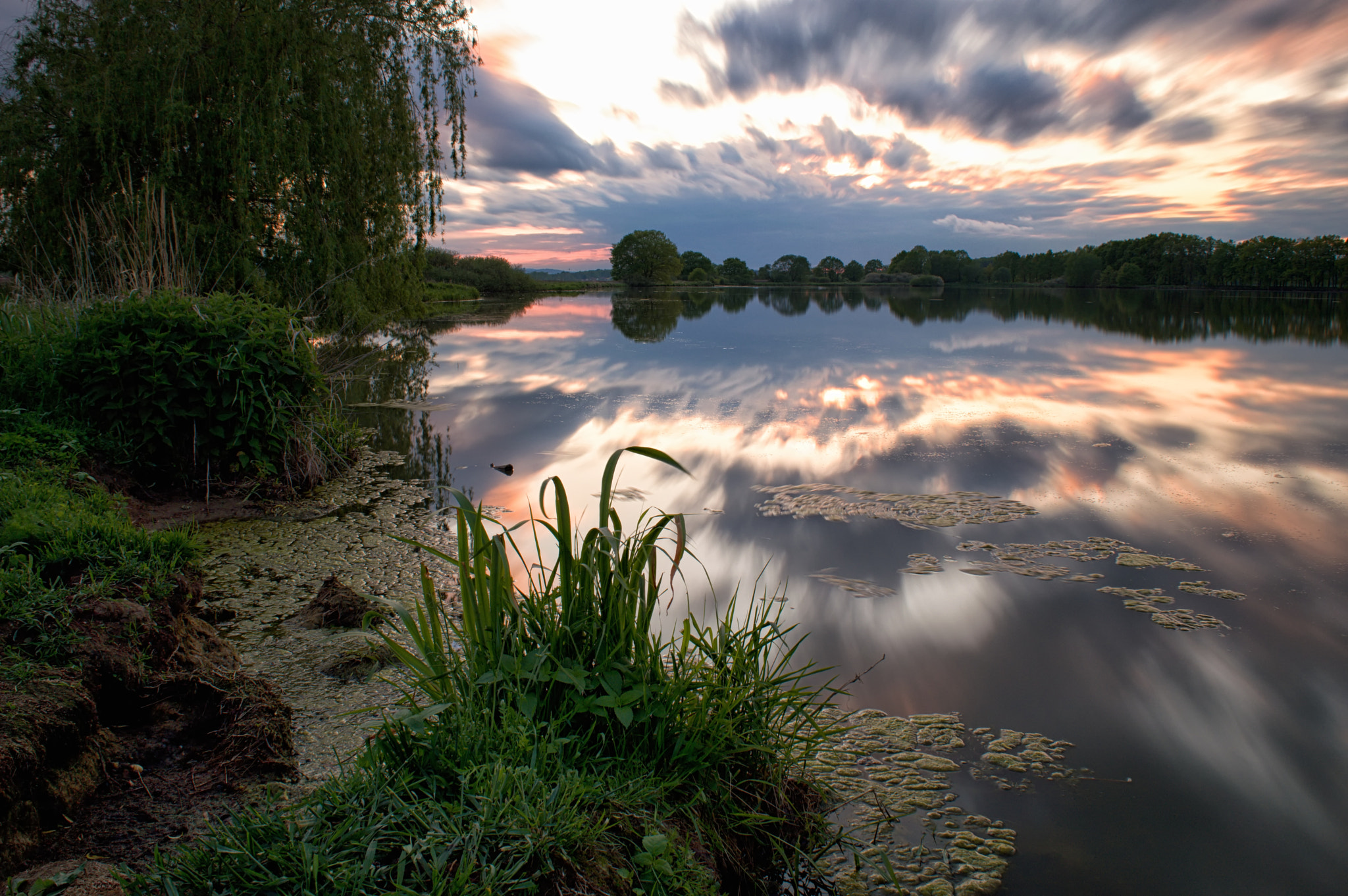 Nikon D3200 + 18.00 - 55.00 mm f/3.5 - 5.6 sample photo. Evening at the pond photography