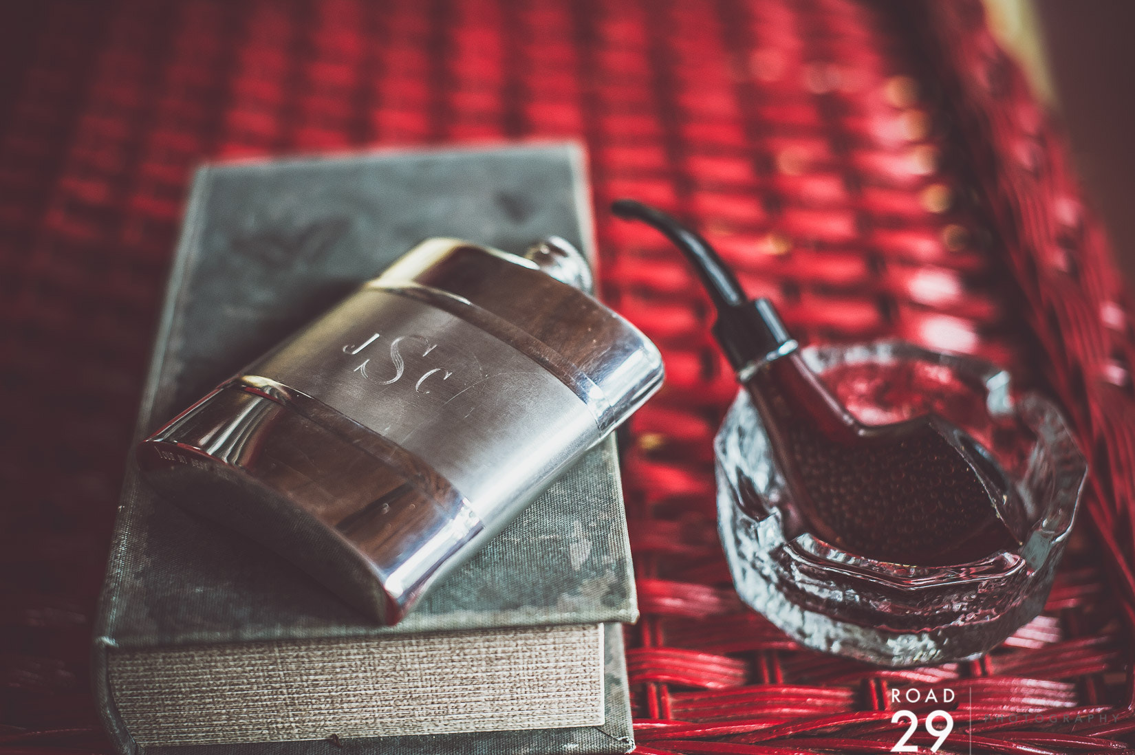 Nikon D3S + Nikon AF-S Nikkor 50mm F1.4G sample photo. Flask & pipe photography