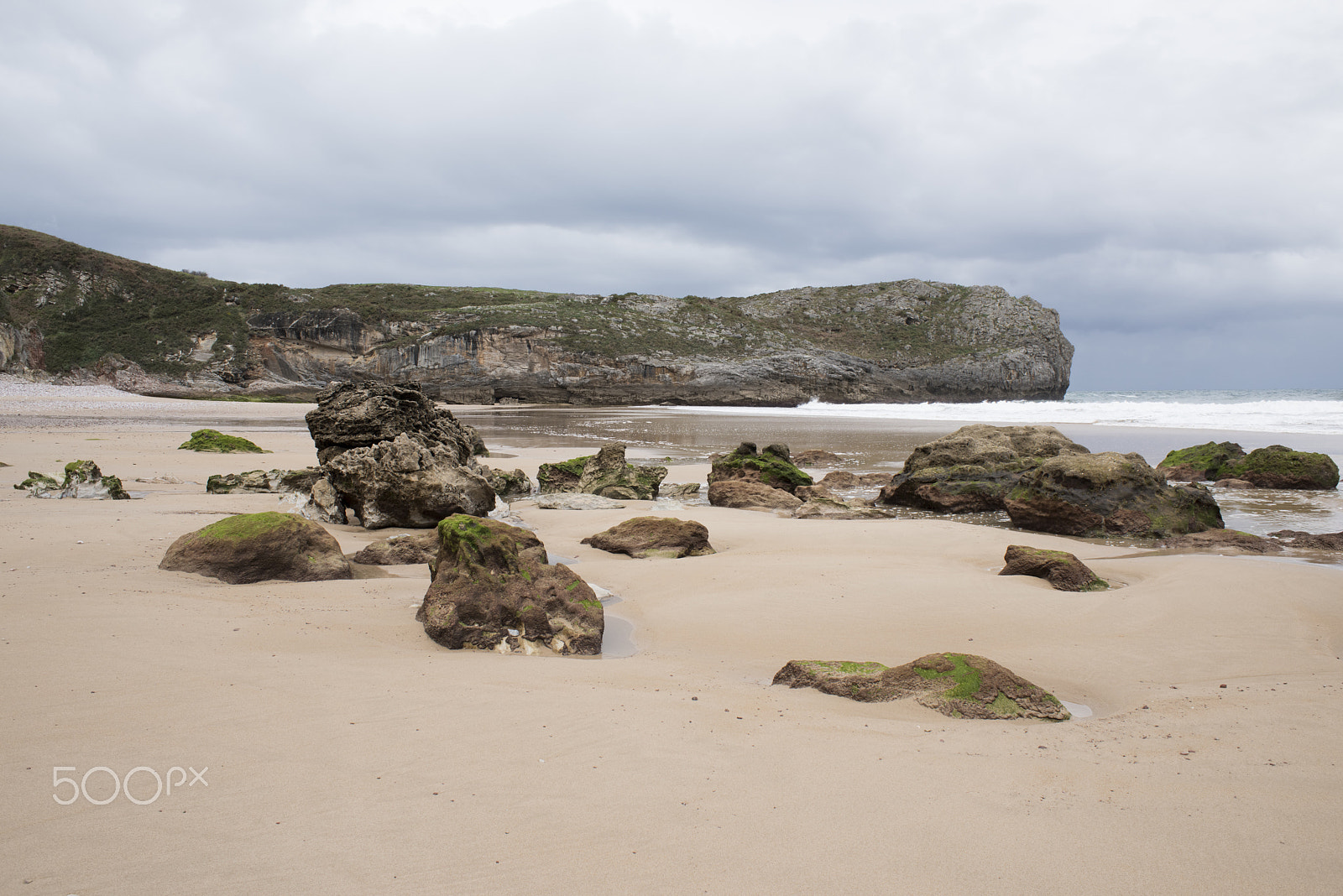 Nikon D810 + Nikon AF Nikkor 28mm F2.8D sample photo. Playa de la ballota llanes, asturias, spain. photography