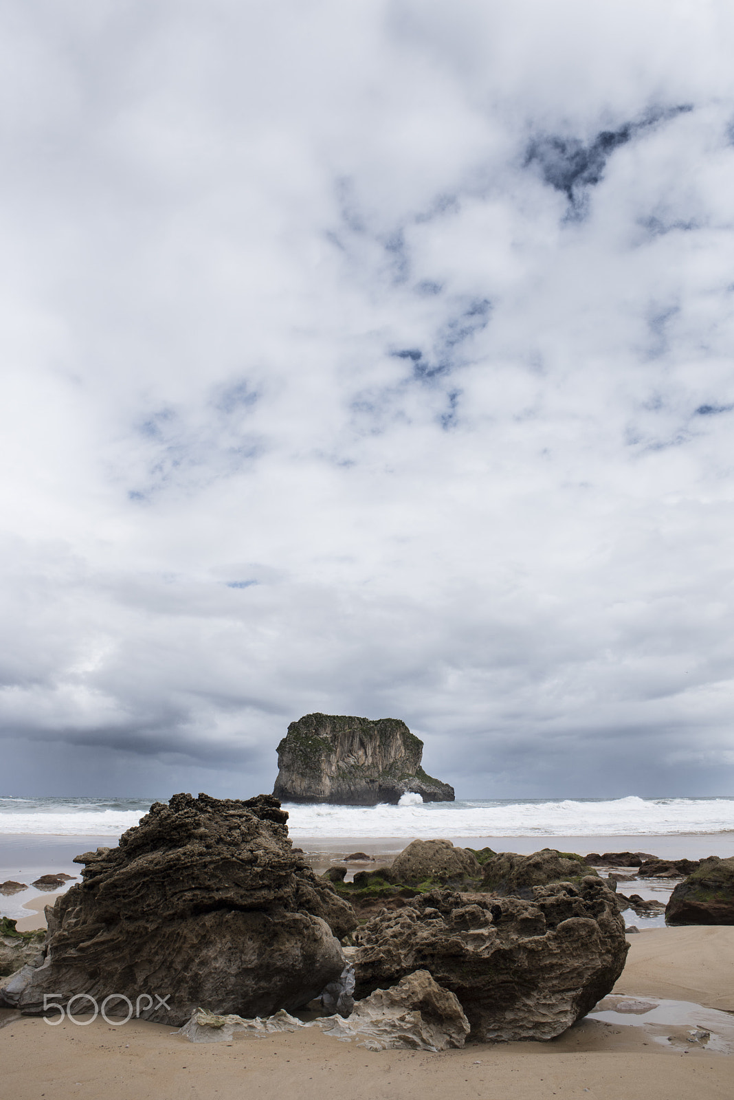 Nikon D810 + Nikon AF Nikkor 28mm F2.8D sample photo. Playa de la ballota llanes, asturias, spain. photography