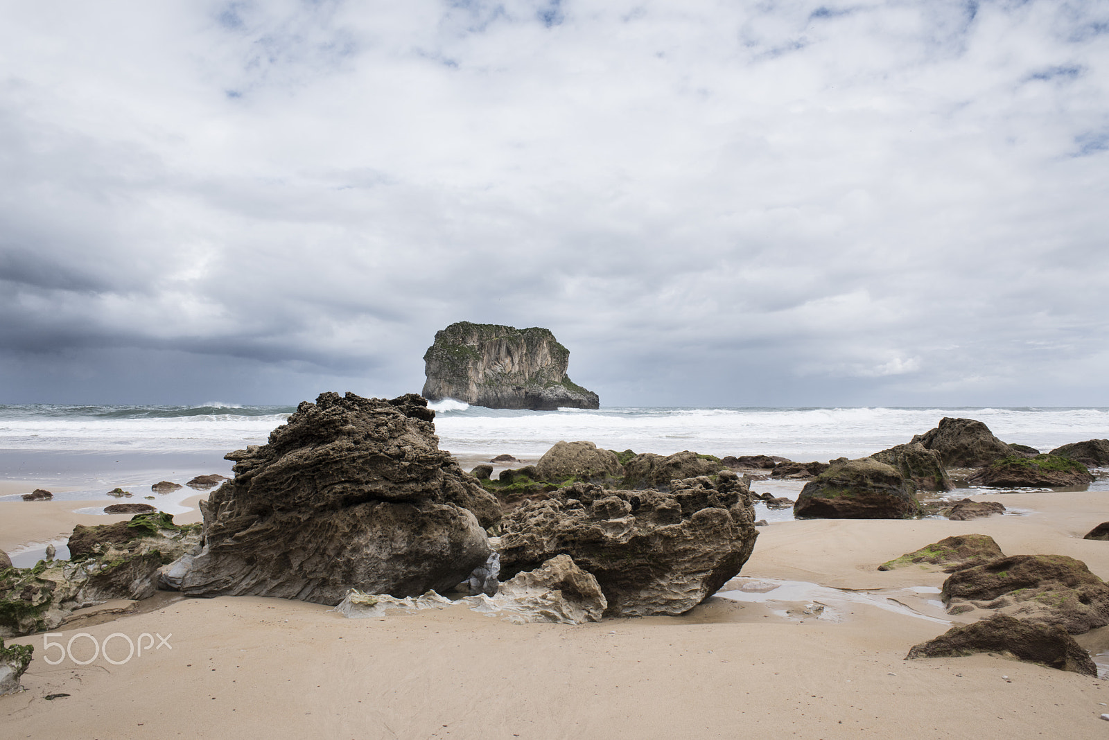 Nikon D810 + Nikon AF Nikkor 28mm F2.8D sample photo. Playa de la ballota llanes, asturias, spain. photography