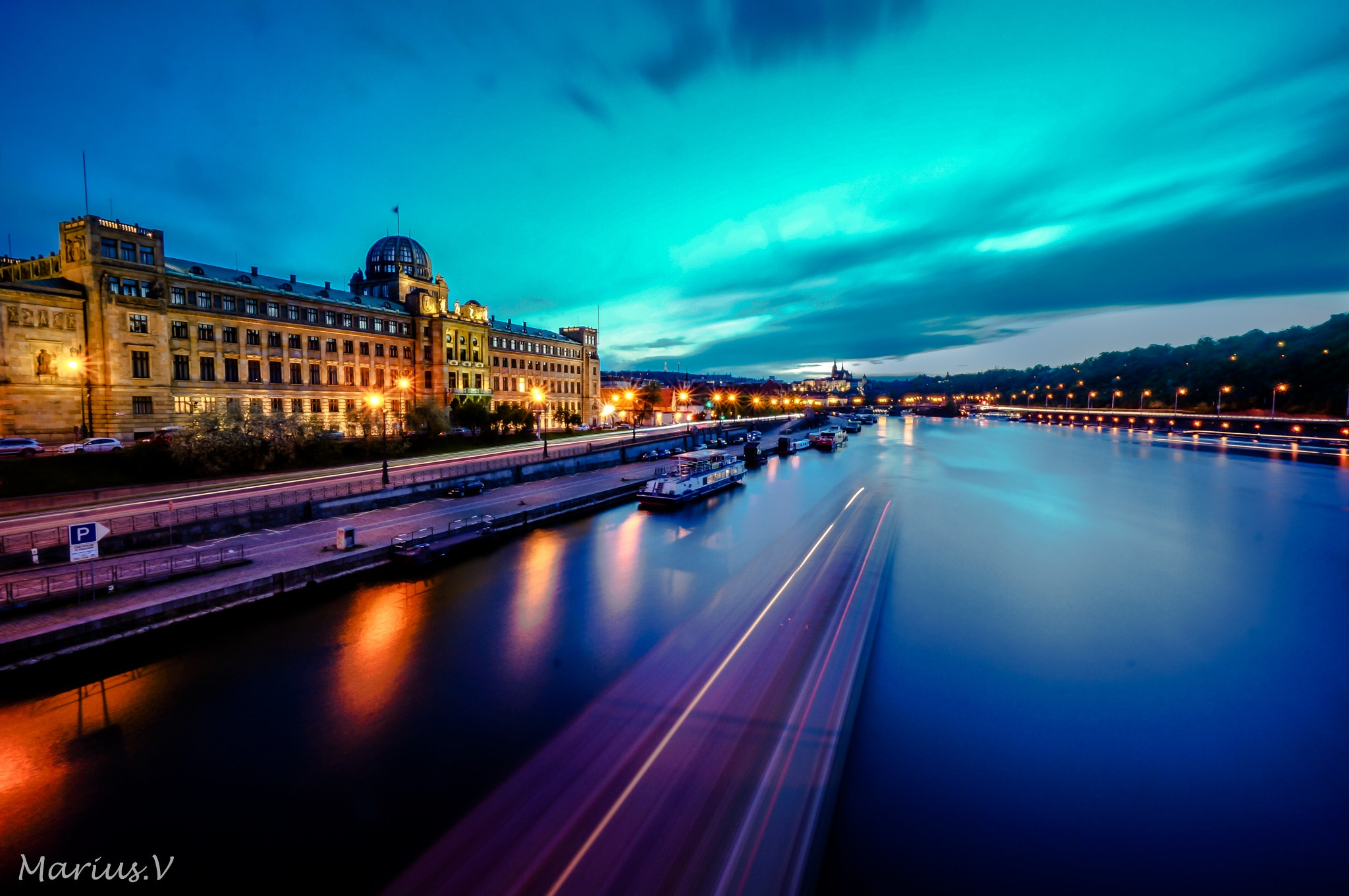 Sony Alpha NEX-6 + Sony E 10-18mm F4 OSS sample photo. Prague by nigh photography