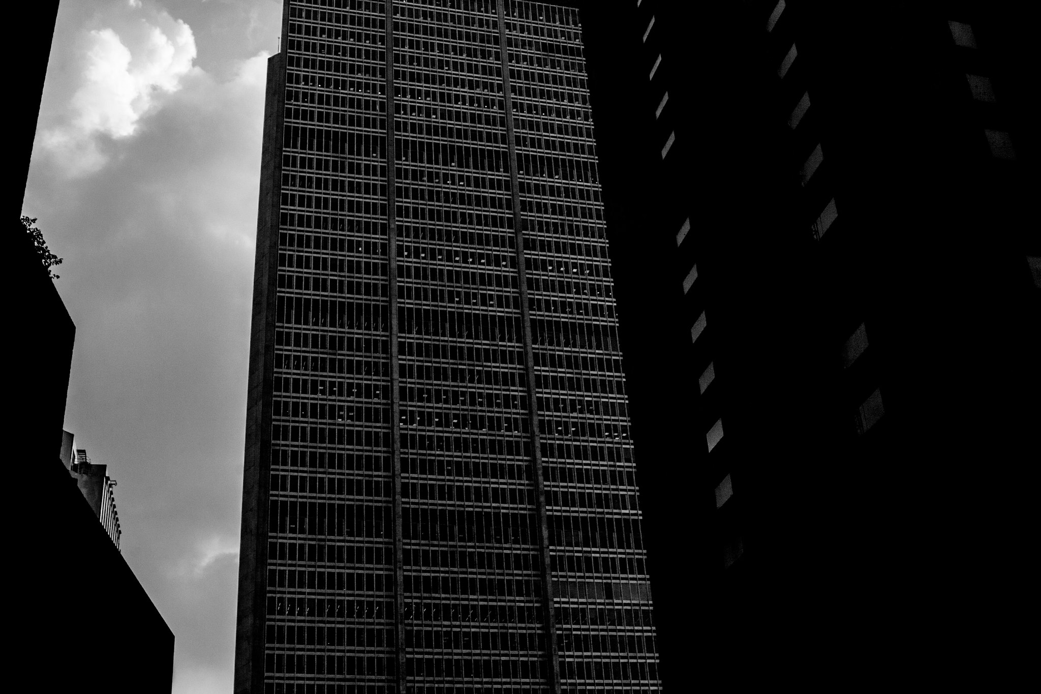 Canon EF 28-105mm f/3.5-4.5 USM sample photo. Black city photography