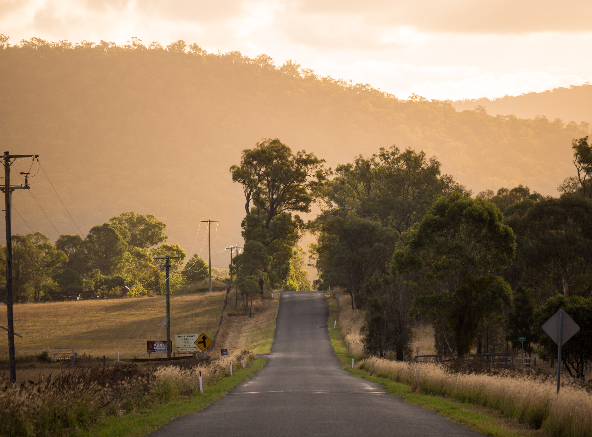 LUMIX G VARIO 45-150/F4.0-5.6 sample photo. Country roads photography