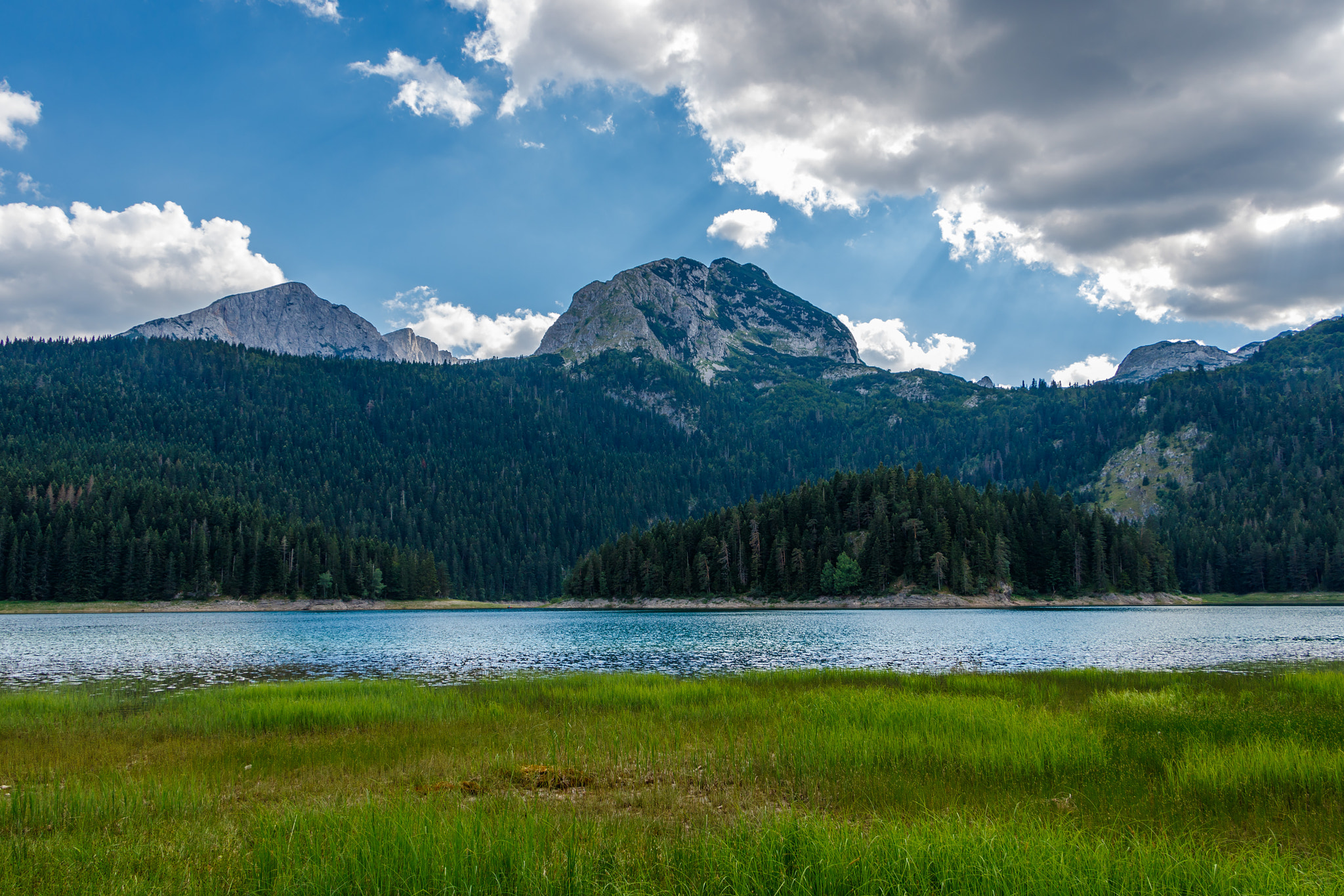 Canon EF-S 18-135mm F3.5-5.6 IS STM sample photo. Dormitor: black lake (viii) photography