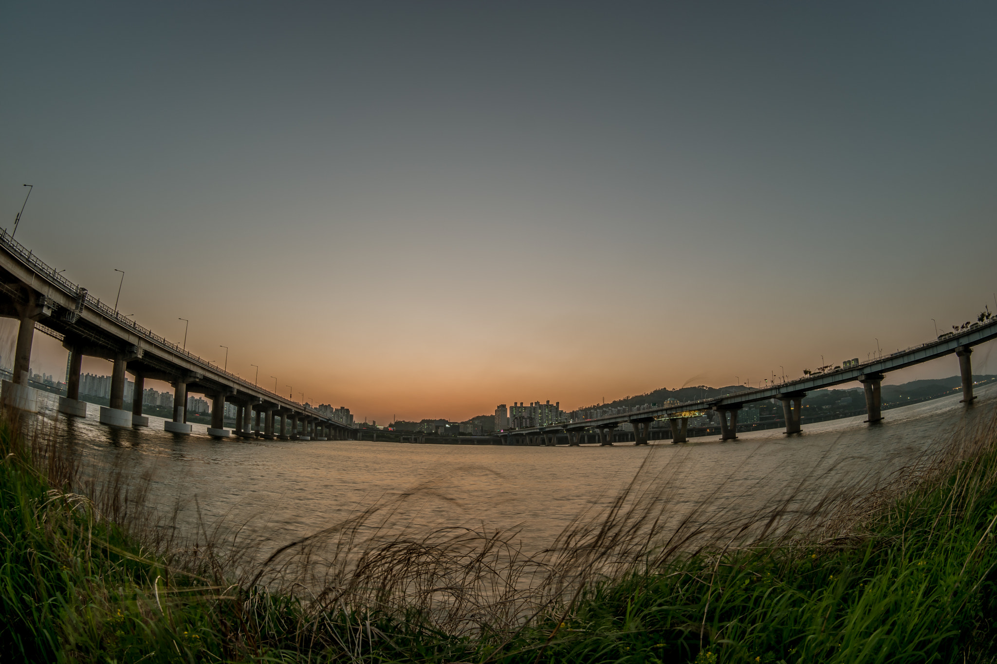 Samsung NX1 + Samsung NX 10mm F3.5 Fisheye sample photo. Han rriver bridge tour 8 photography