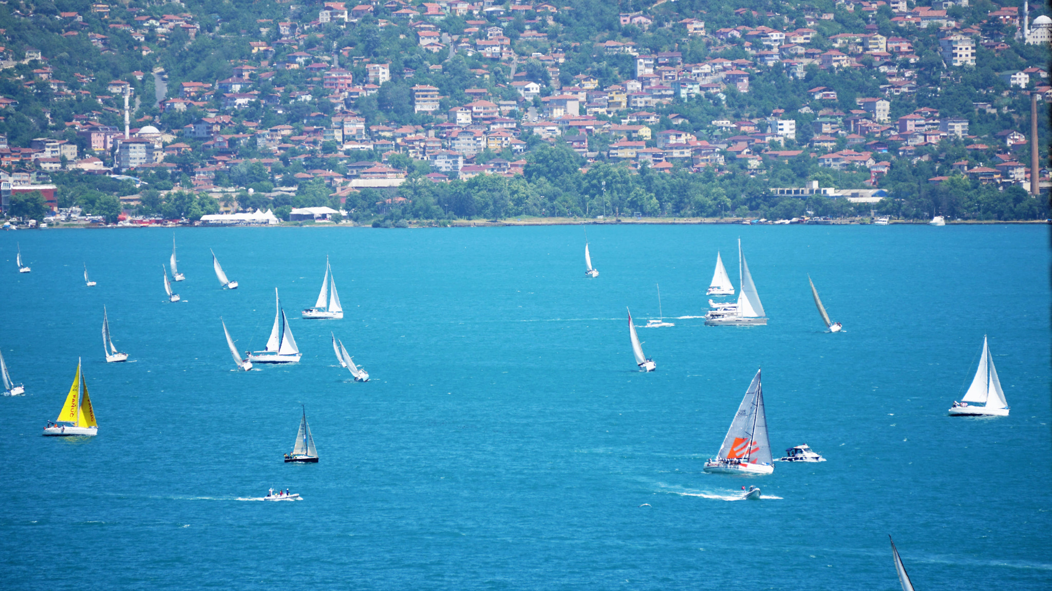 Sony E 55-210mm F4.5-6.3 OSS sample photo. Bosphorus cup, sailboats 2 photography