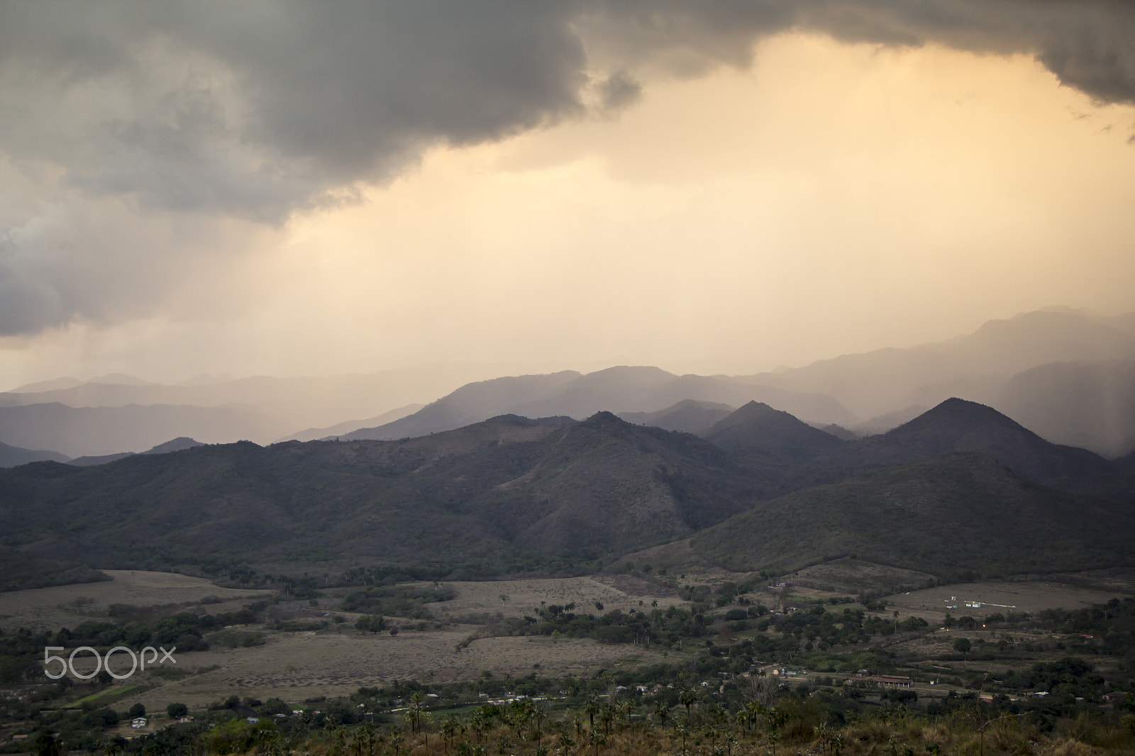 Canon EOS 60D + Canon EF-S 18-135mm F3.5-5.6 IS STM sample photo. Trinidad hills glow photography