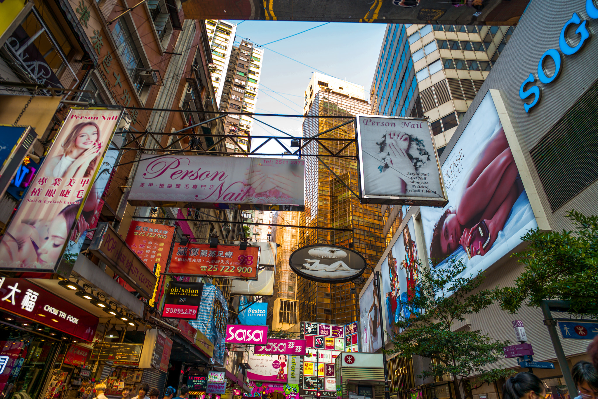 Leica Super-Elmar-M 21mm F3.4 ASPH sample photo. Causeway bay - advertisement photography
