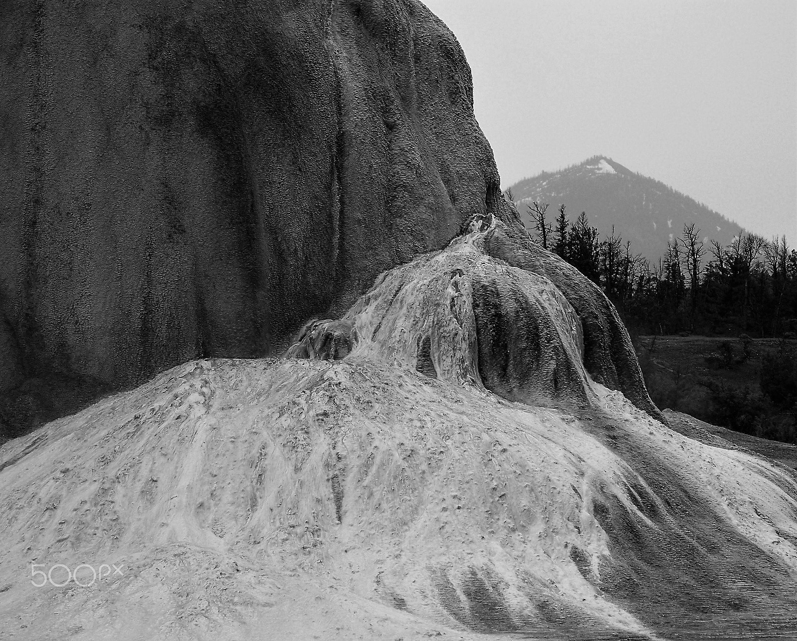 Kodak Z712 IS ZOOM DIGITAL CAMERA sample photo. Mammoth hot springs photography