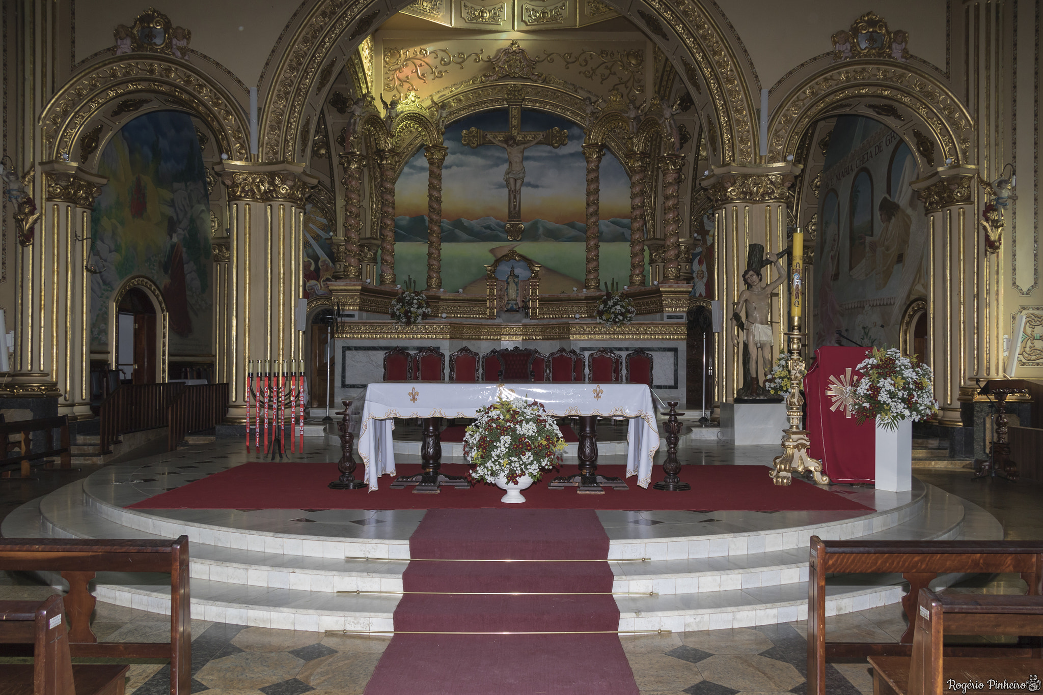 Canon EF-S 18-135mm F3.5-5.6 IS STM sample photo. Altar photography