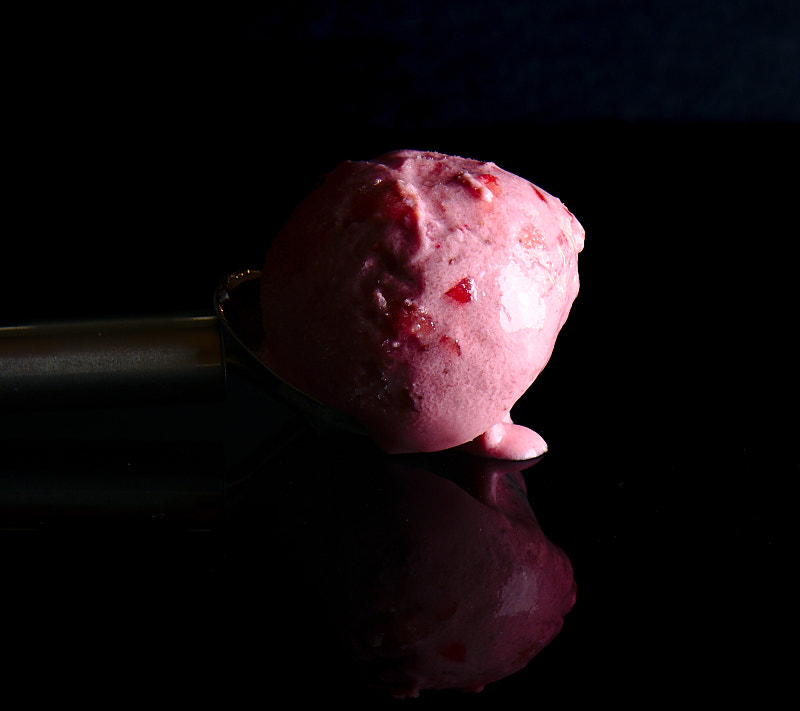 Samsung NX 50-200mm F4-5.6 ED OIS sample photo. Strawberry ice cream photography