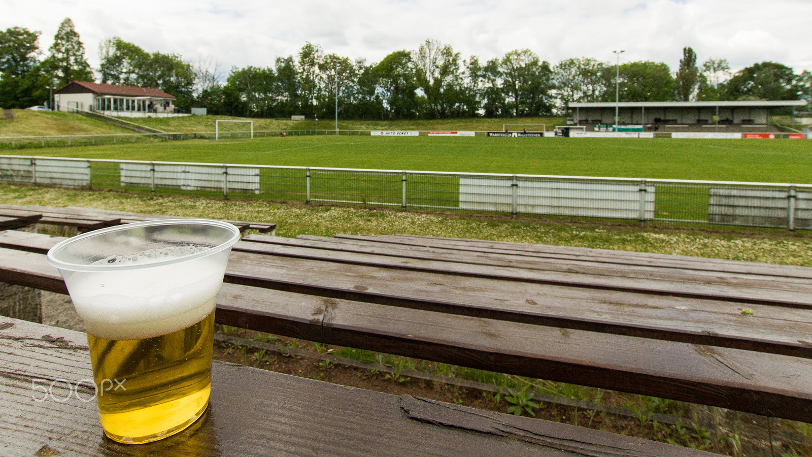 Sony SLT-A77 + Sigma 10-20mm F3.5 EX DC HSM sample photo. Football and beer photography