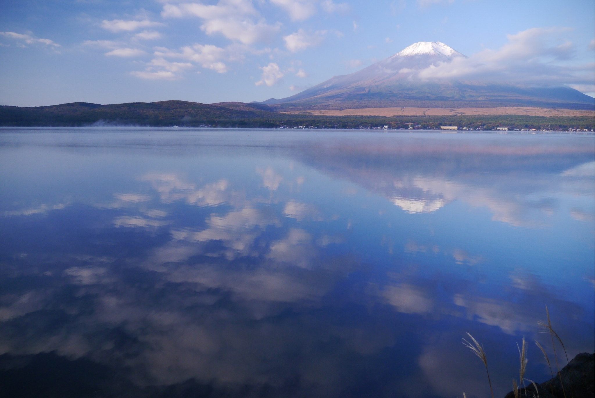 Panasonic Lumix DMC-GX1 sample photo. Mt.fuji in mirror photography