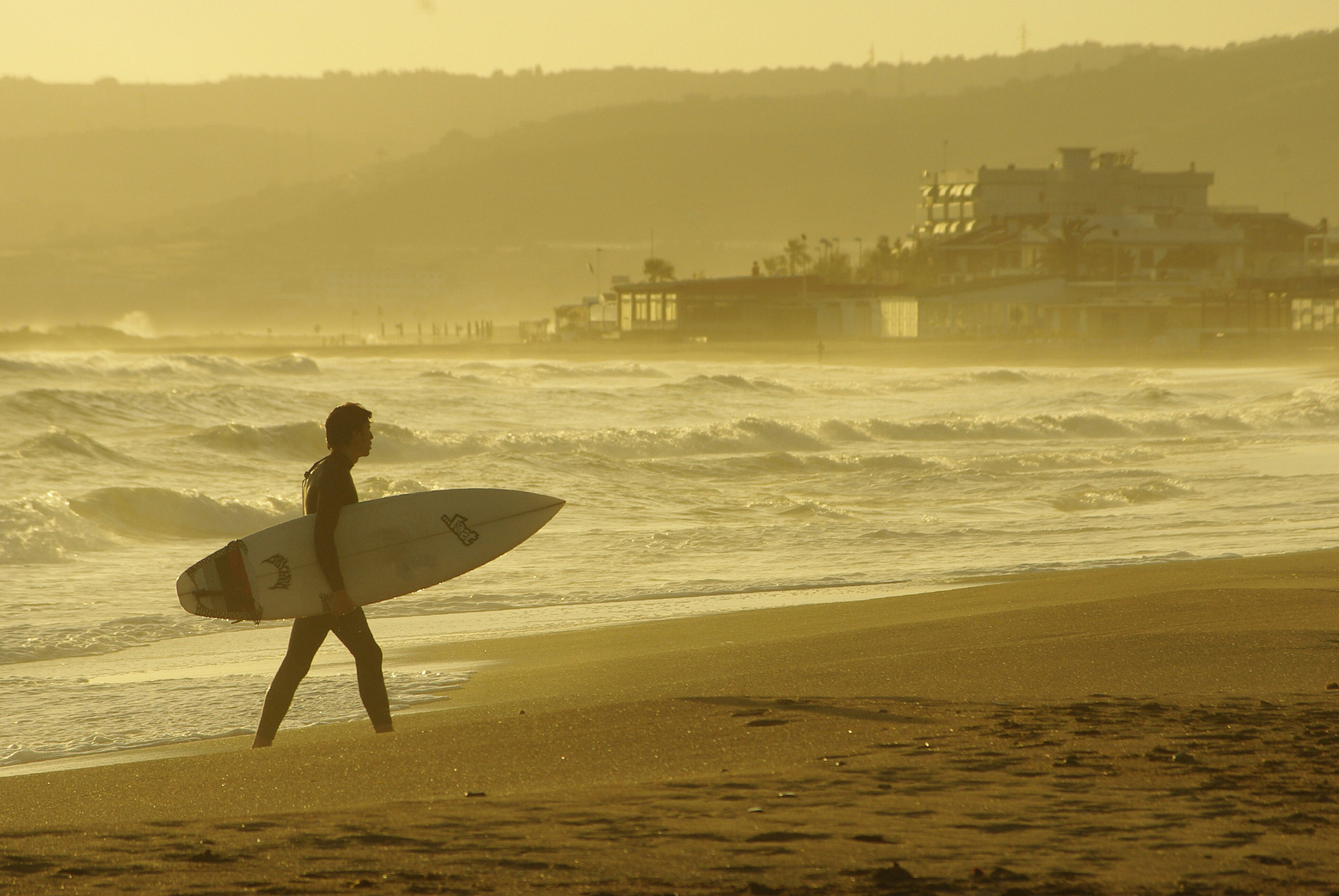 Pentax smc DA 50-200mm F4-5.6 ED sample photo. Surfista al tramonto  photography
