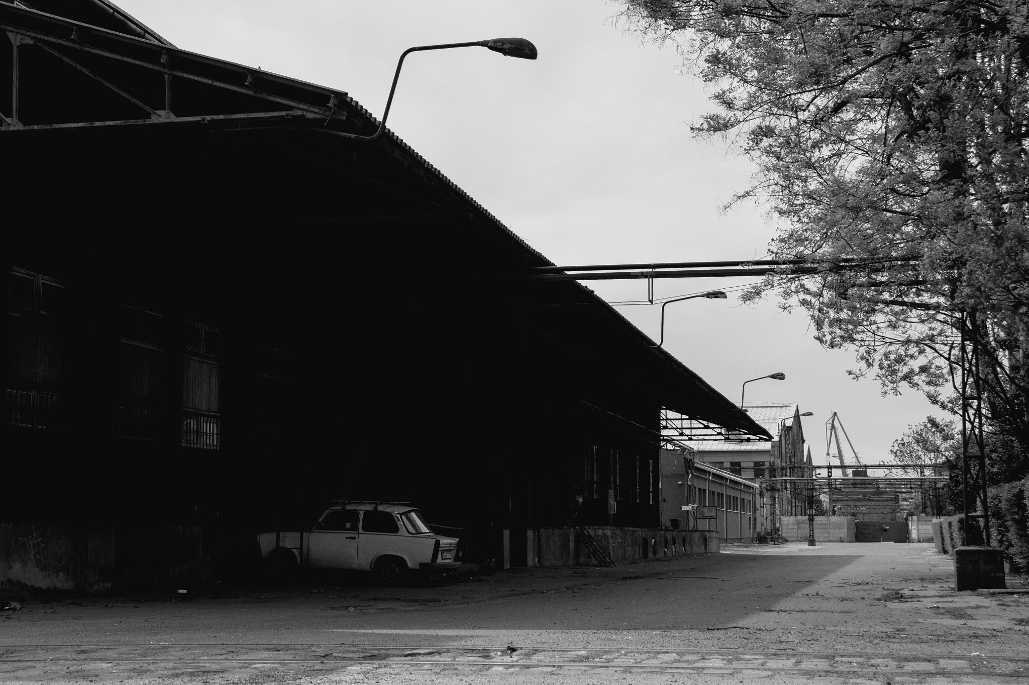 Samsung NX10 sample photo. On the streets of budapest photography