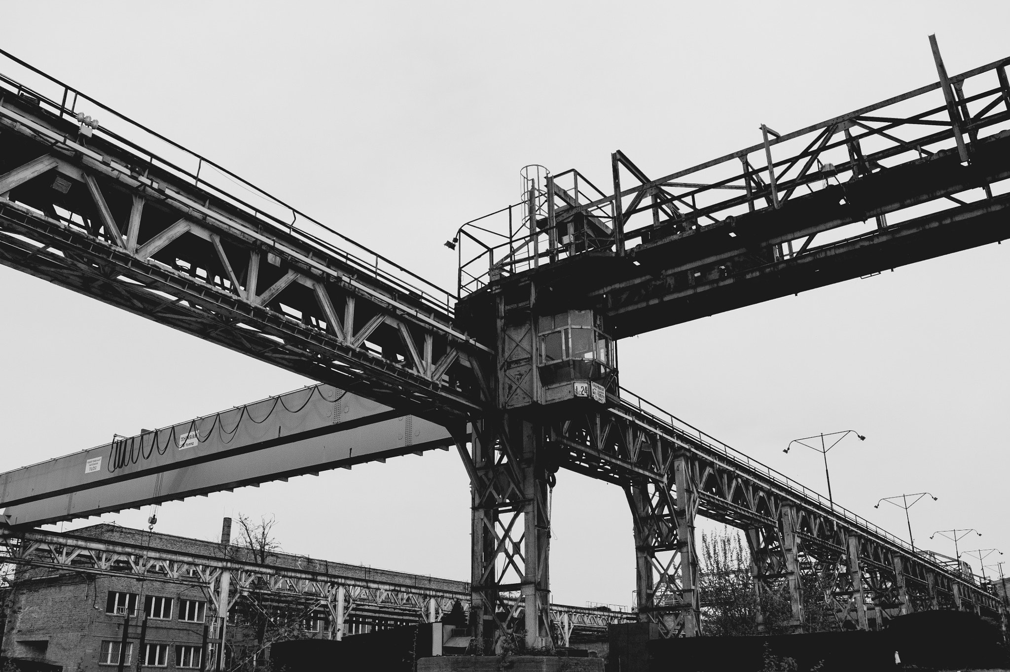Samsung NX10 sample photo. On the streets of budapest photography