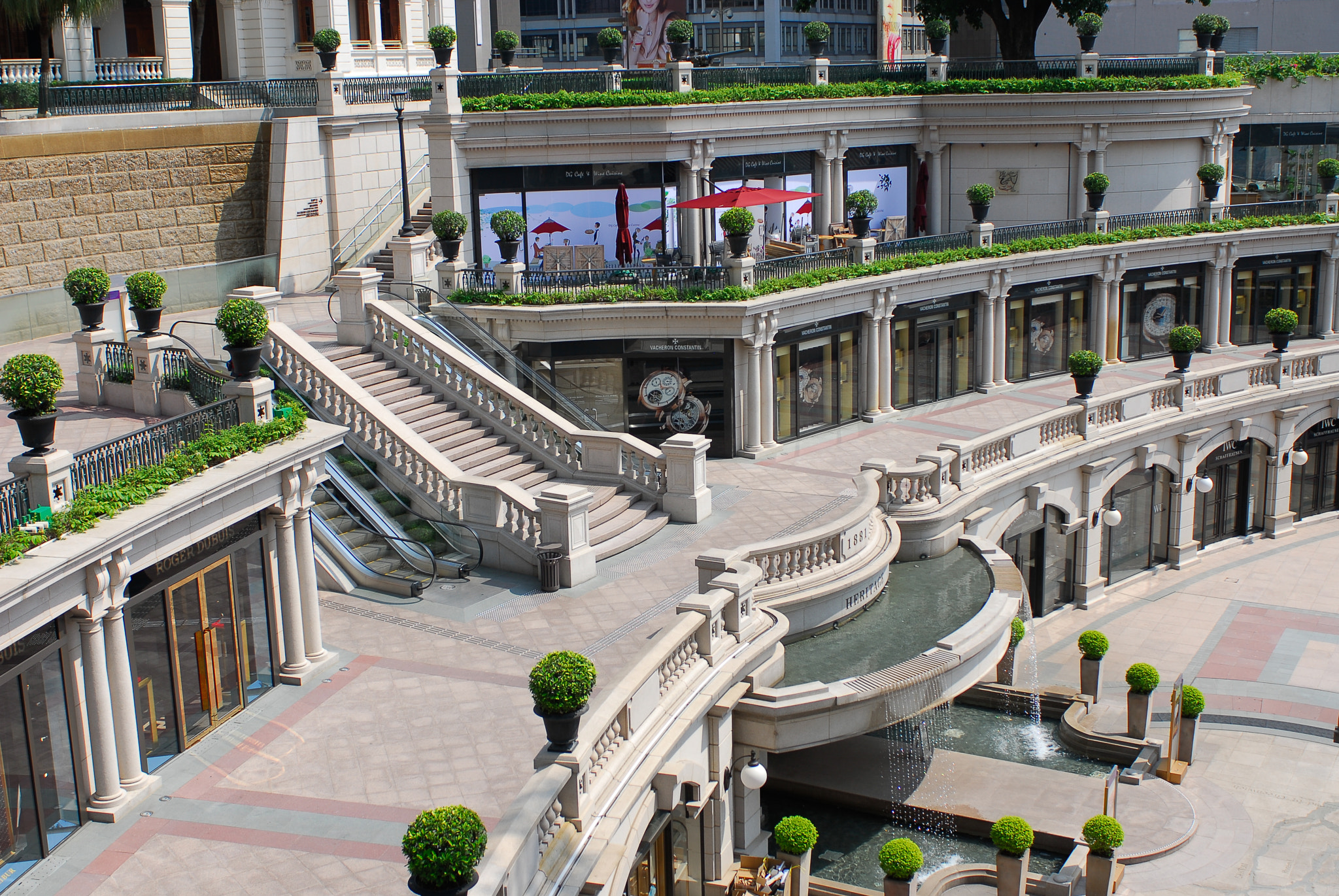 Nikon AF-S Nikkor 28-70mm F2.8 ED-IF sample photo. Luxury shopping in hong kong photography