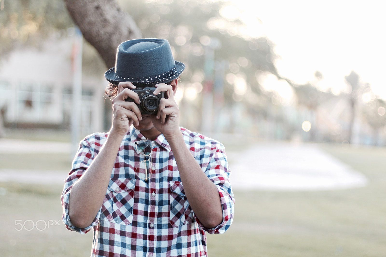 Canon EOS 650D (EOS Rebel T4i / EOS Kiss X6i) + Canon EF 50mm F1.4 USM sample photo. Hipster of may. photography