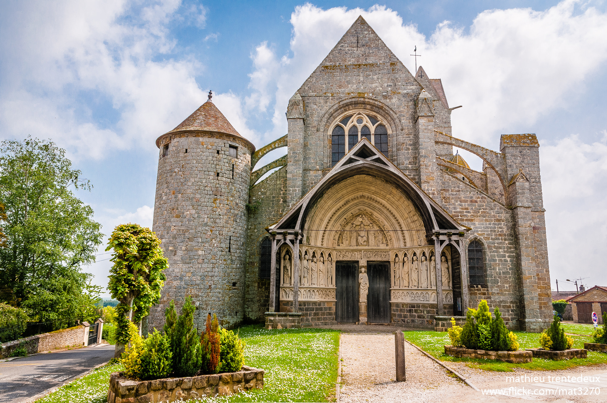 Sigma 17-70mm F2.8-4 DC Macro OS HSM | C sample photo. Rampillon - eglise hdr photography
