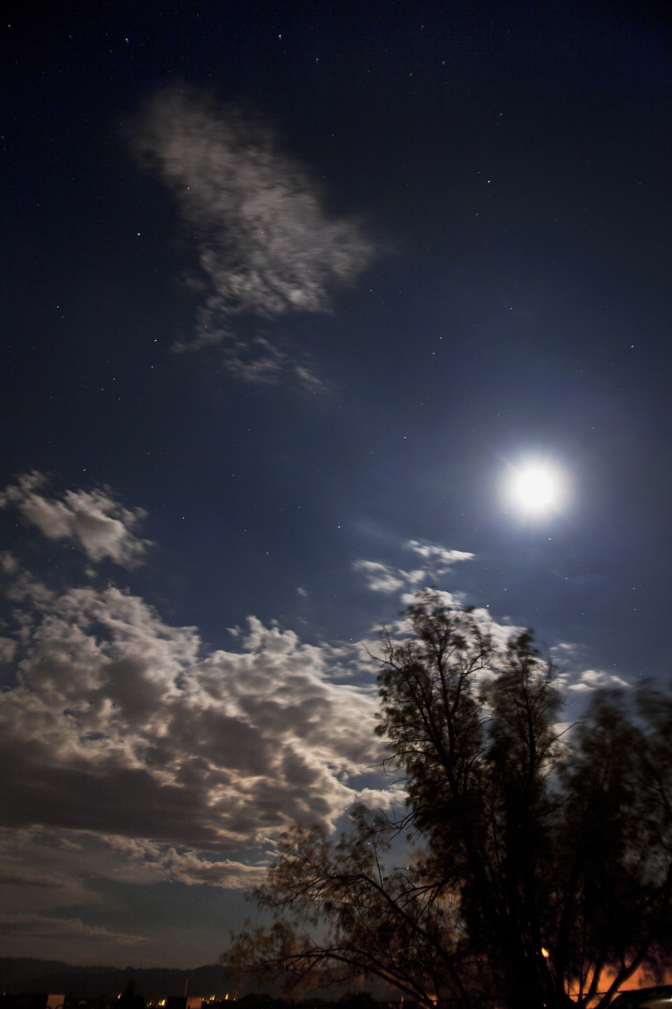 Sigma 10-20mm F3.5 EX DC HSM sample photo. At night photography