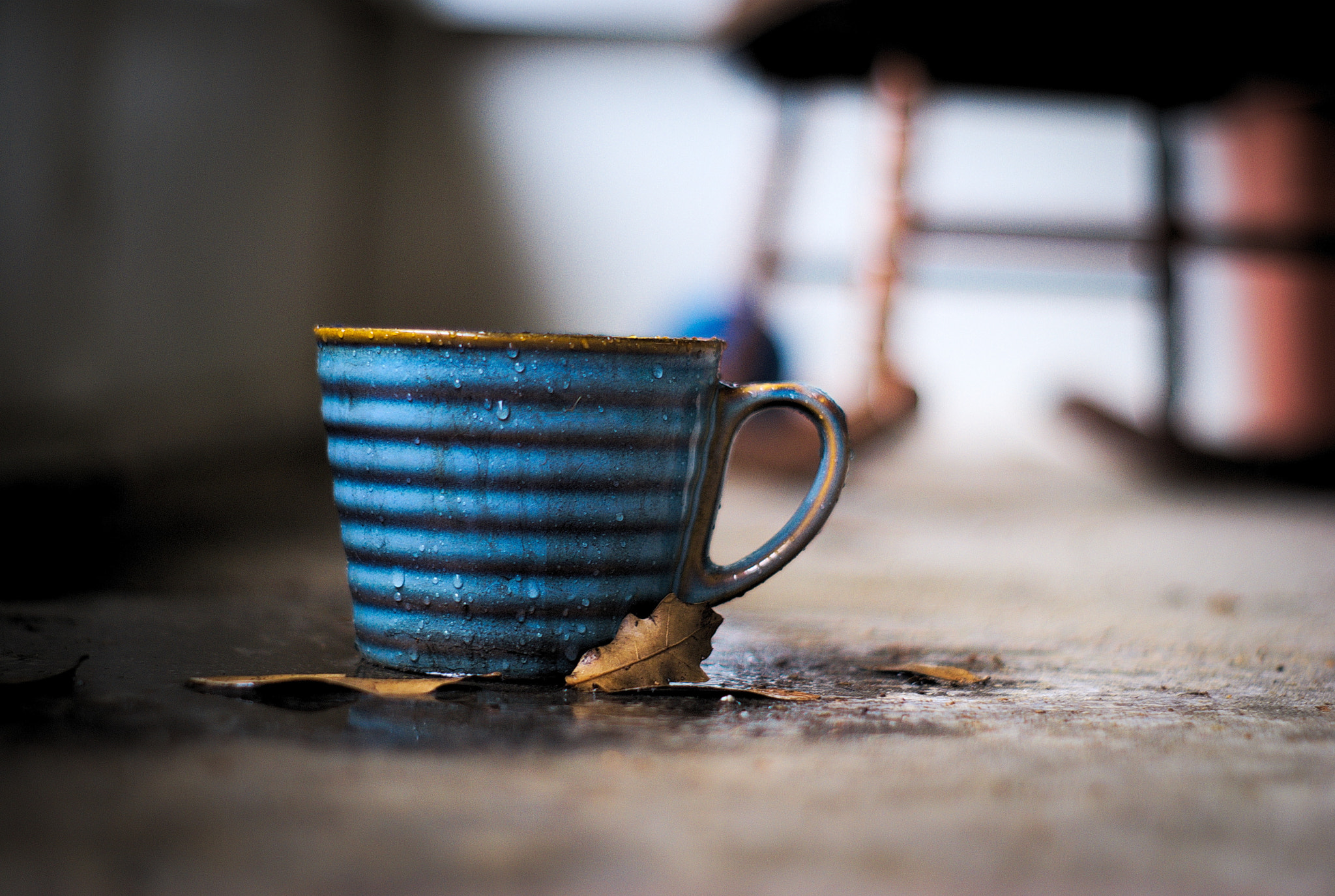 Sony Alpha DSLR-A100 + Minolta AF 50mm F1.7 sample photo. A spot of rain photography