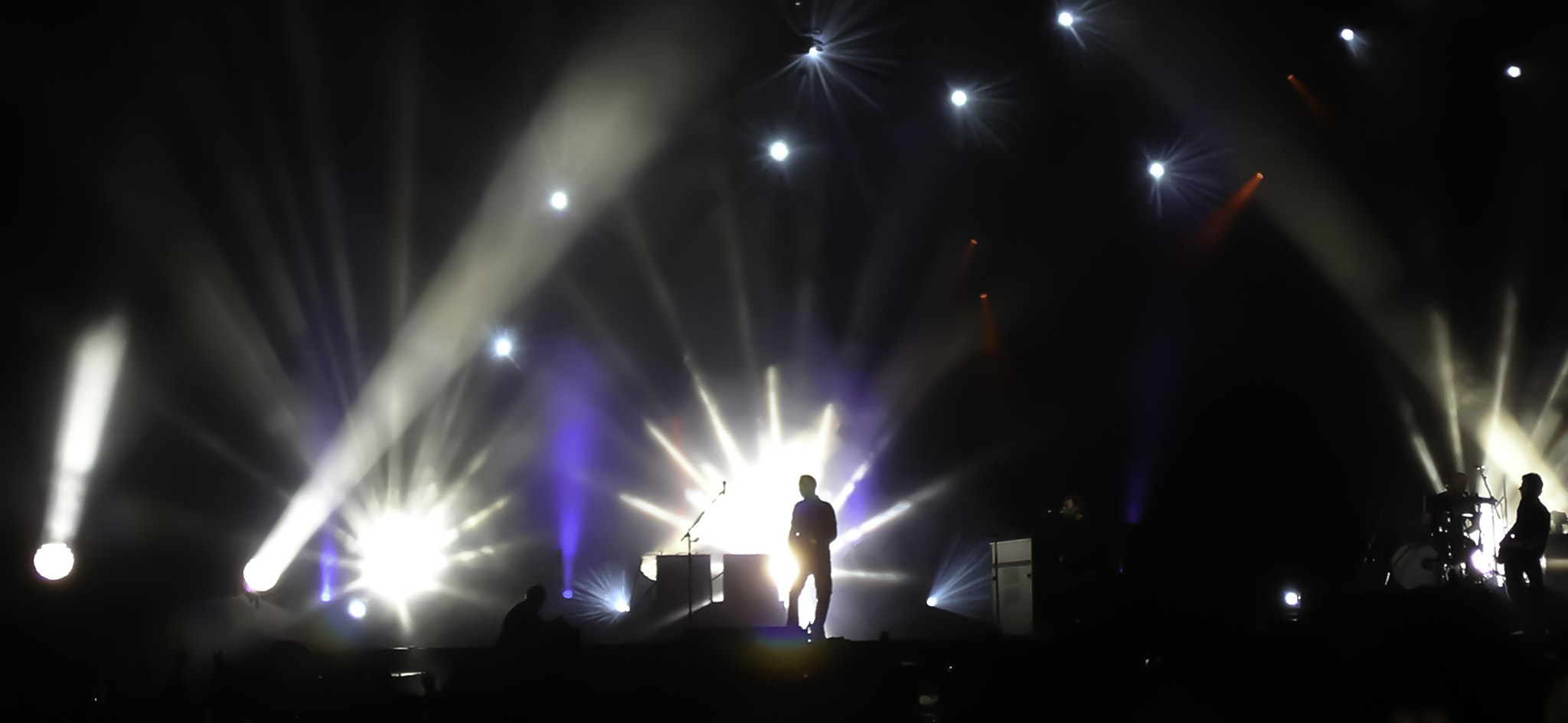Pentax OPTIO 30 sample photo. Coldplay in marley park photography