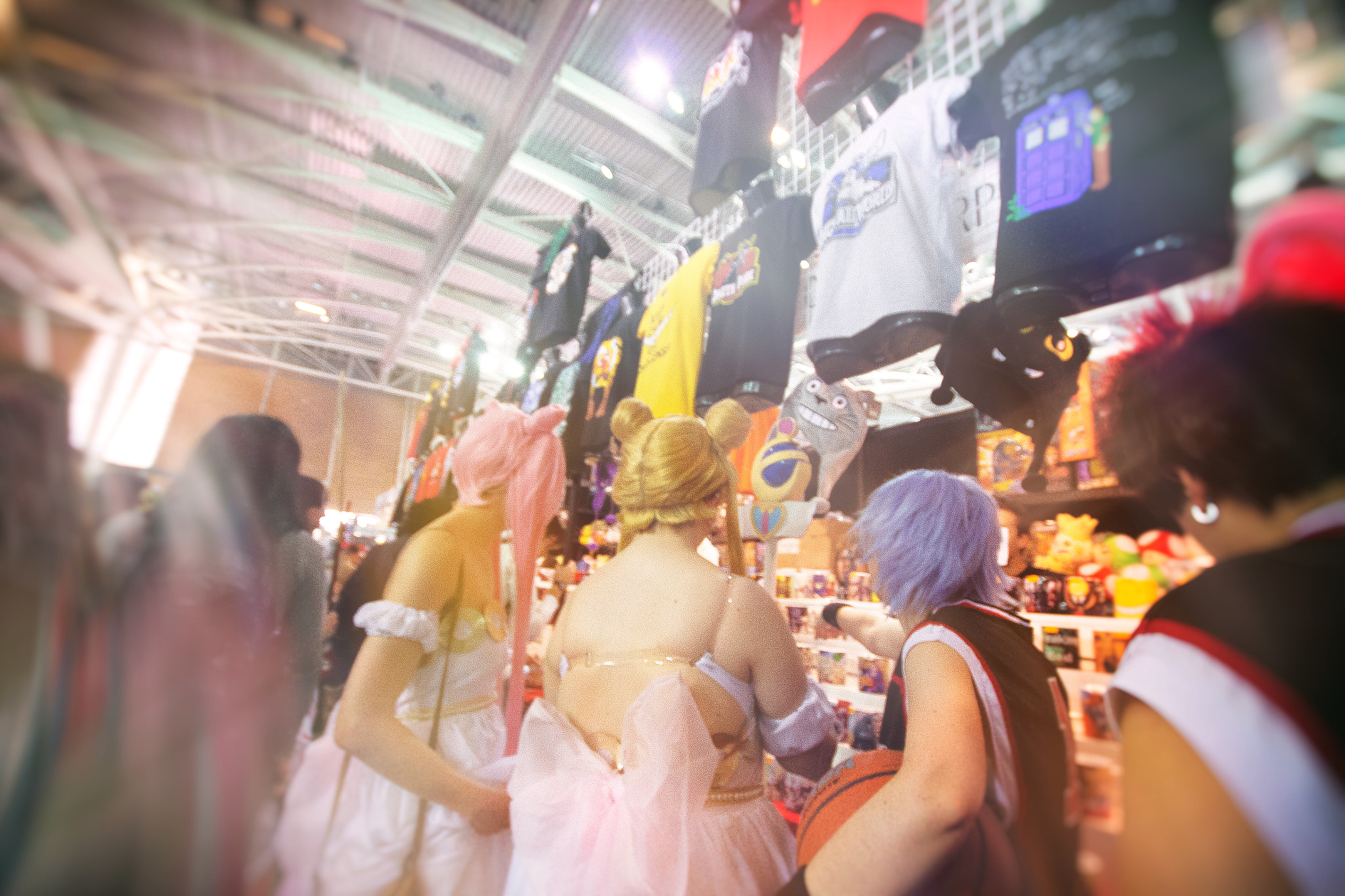 Canon EOS 100D (EOS Rebel SL1 / EOS Kiss X7) + Sigma 10-20mm F4-5.6 EX DC HSM sample photo. Torino comics 2016 photography