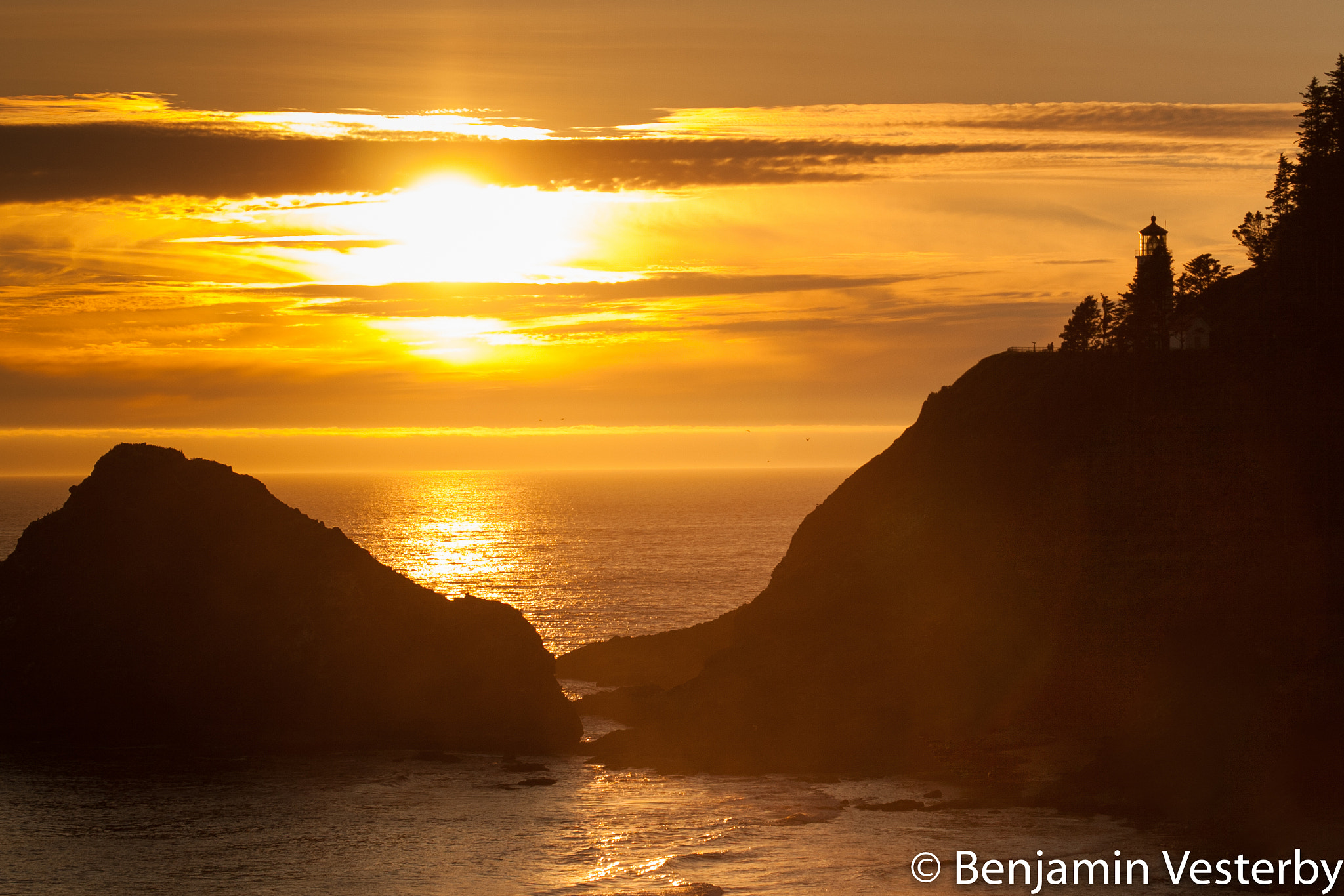 Canon EF 28-105mm f/3.5-4.5 USM sample photo. Lighthouse at sunset photography