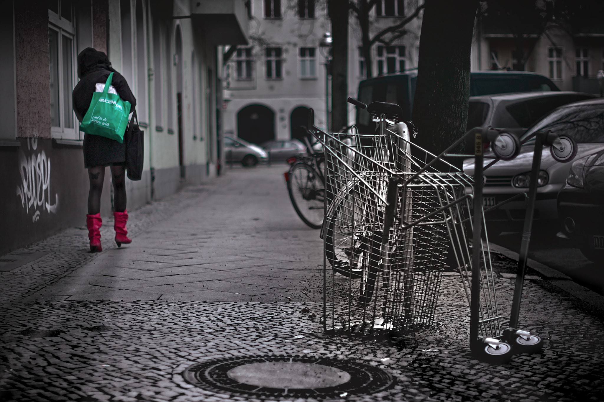Canon EOS-1D Mark III sample photo. Downtown girl... photography