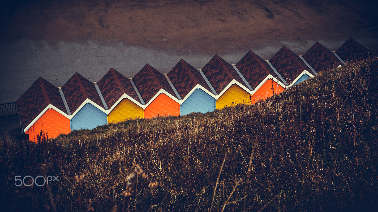 Canon EOS 450D (EOS Rebel XSi / EOS Kiss X2) sample photo. Whitby beach huts photography