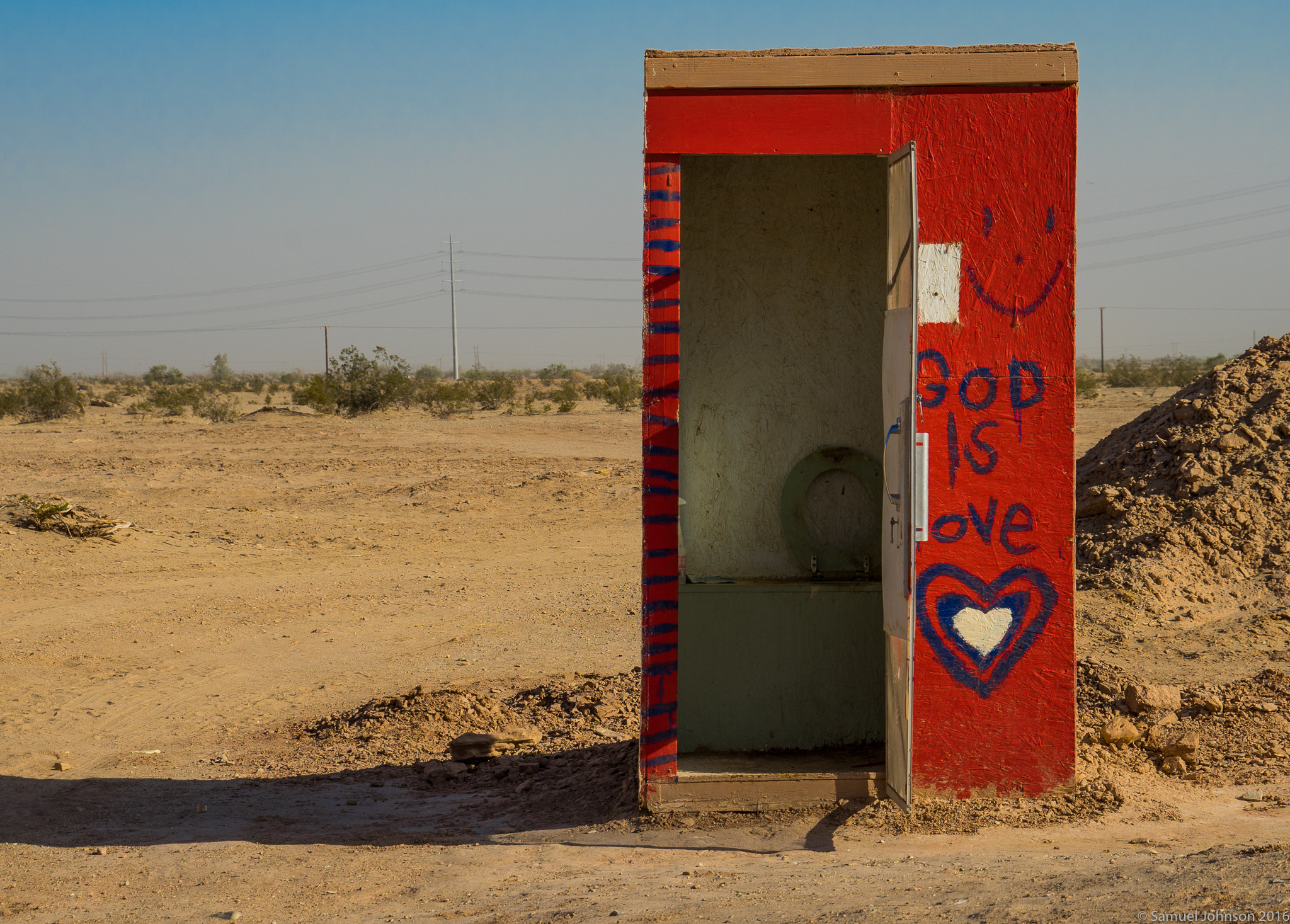 Sony E 18-200mm F3.5-6.3 OSS sample photo. Salvation mountain photography