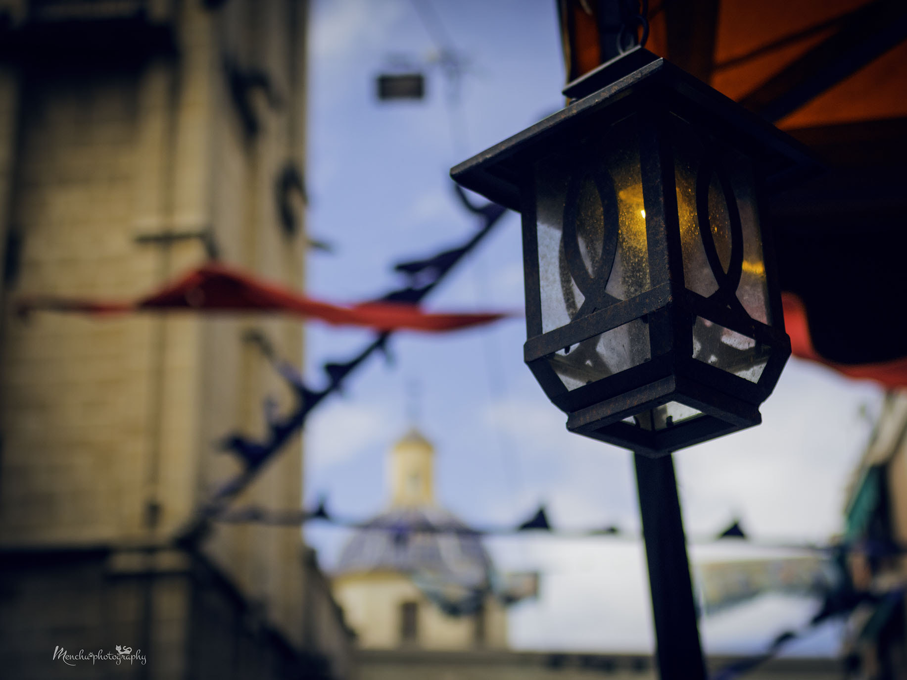 EF28-70mm f/2.8L USM sample photo. Street details photography