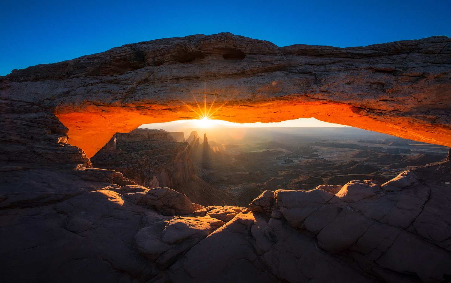 Nikon AF Nikkor 14mm F2.8D ED sample photo. Mesa arch photography