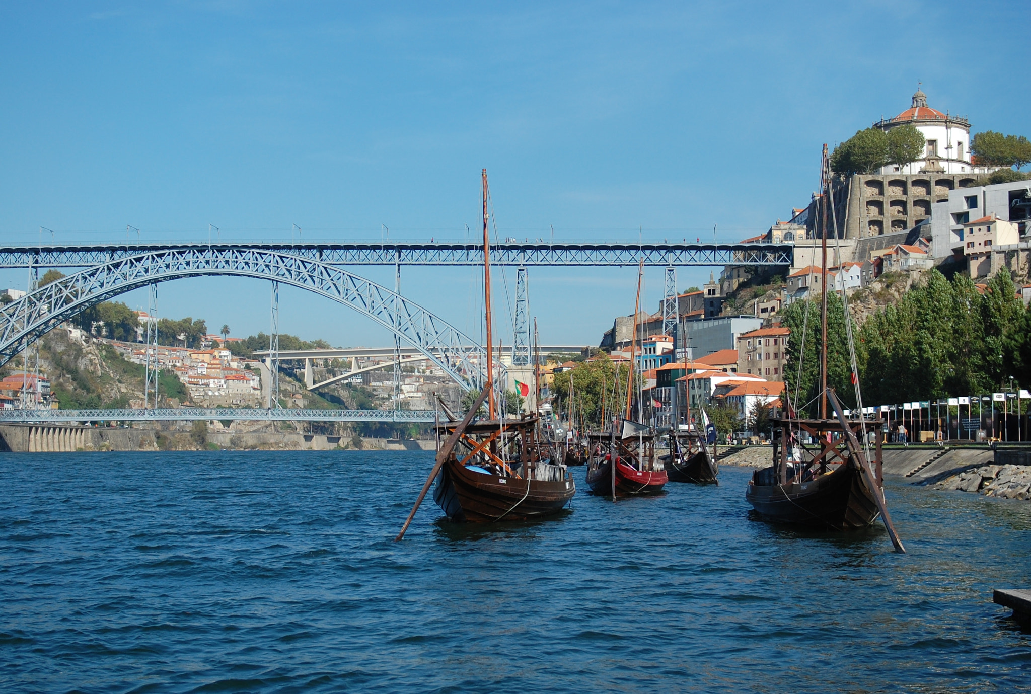 Nikon D40 sample photo. Banks of river dongo in charismatic city porto photography