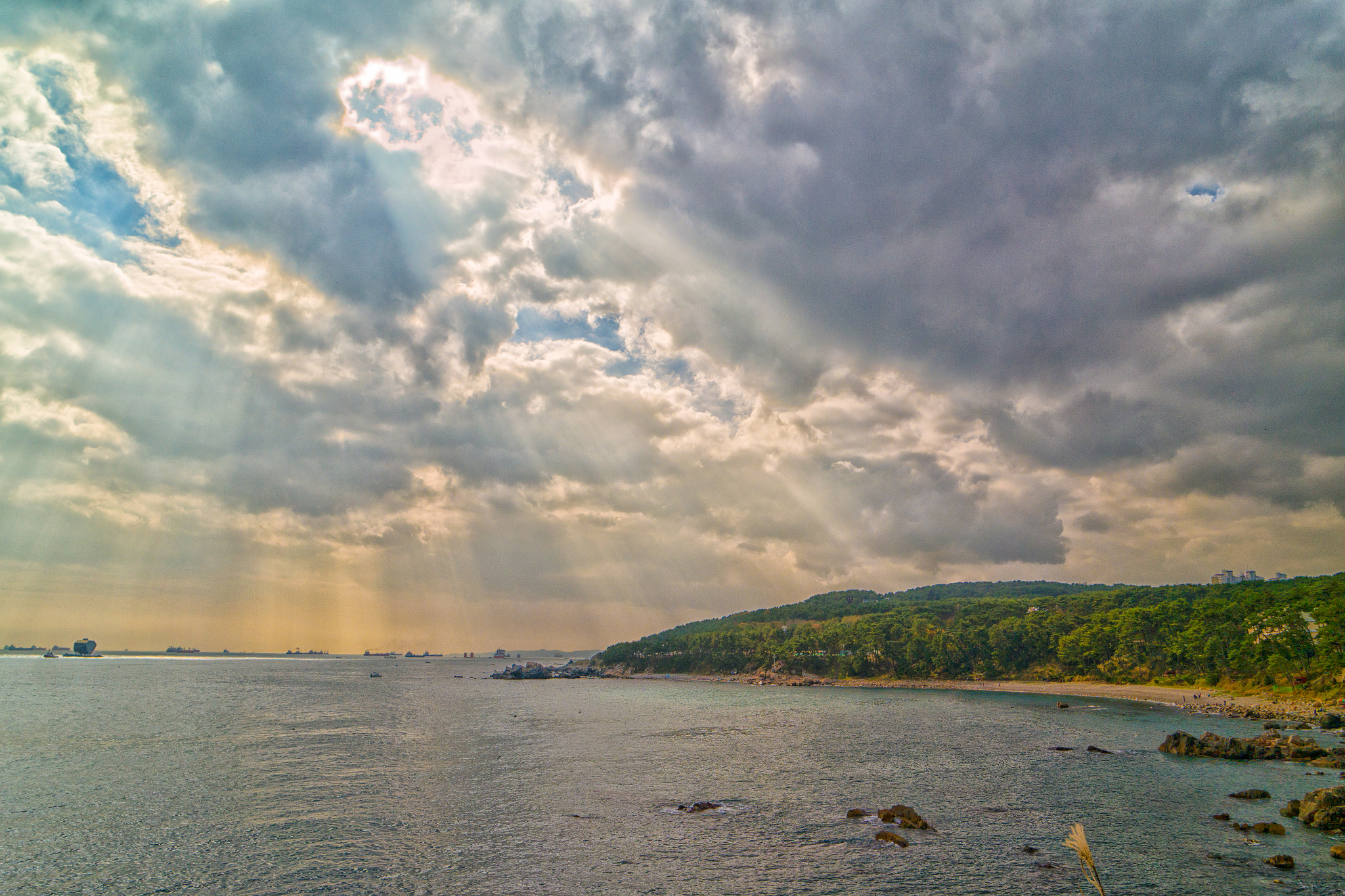 Samsung NX300M sample photo. Sky lines photography