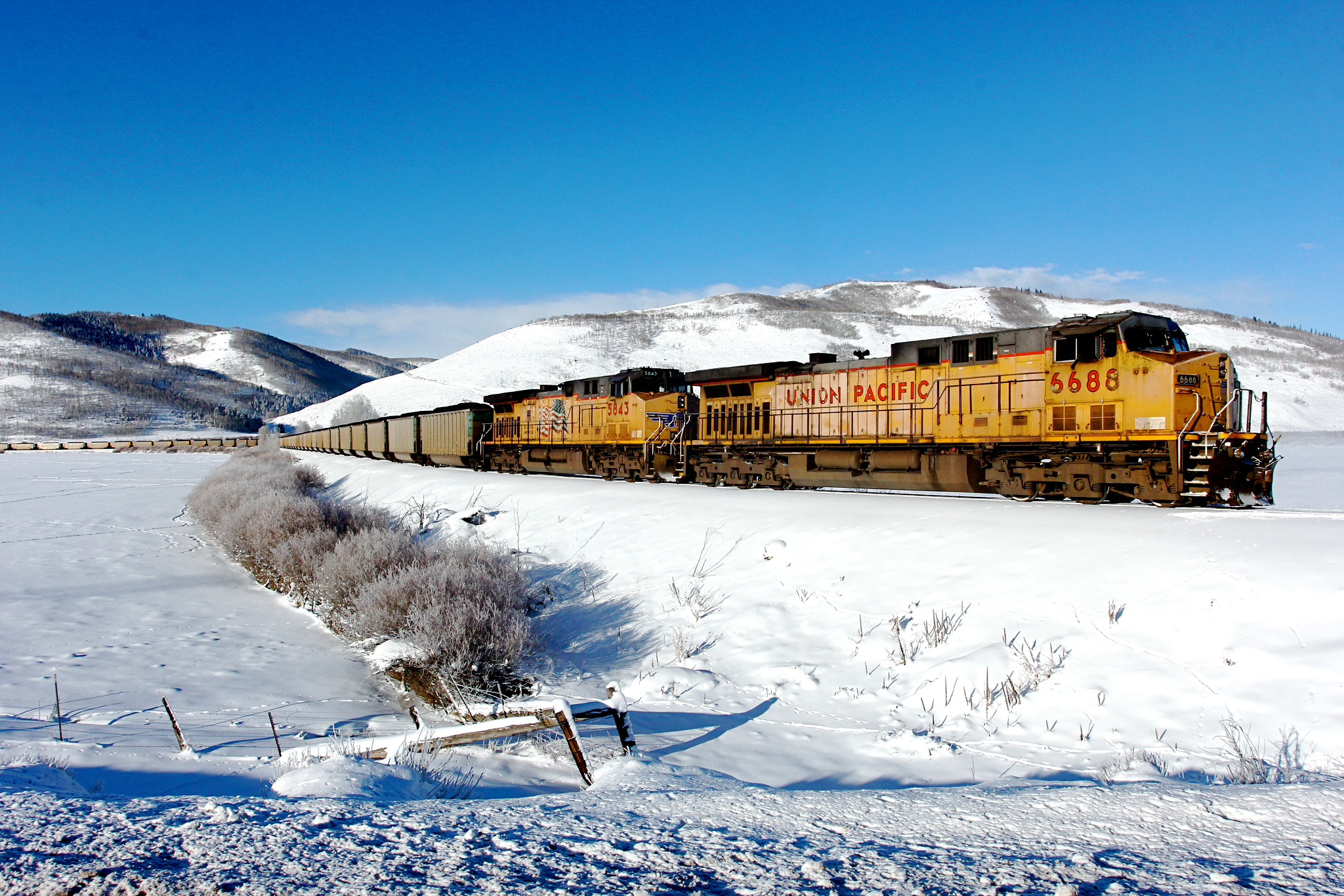 Canon EOS 60D + Canon EF 17-40mm F4L USM sample photo. Coal train photography