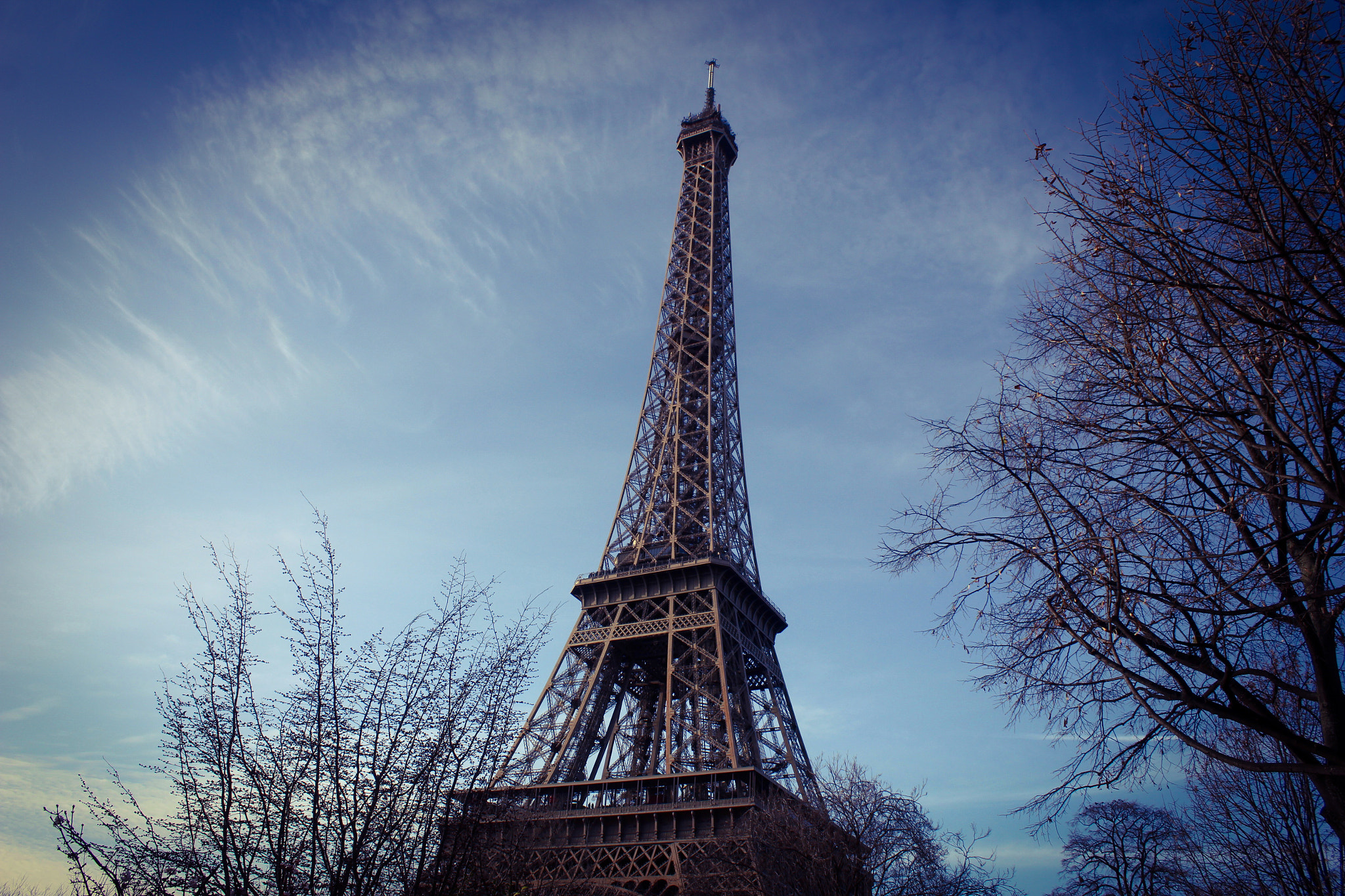 Canon EF-S 18-55mm F3.5-5.6 IS sample photo. The eiffel tower in paris photography