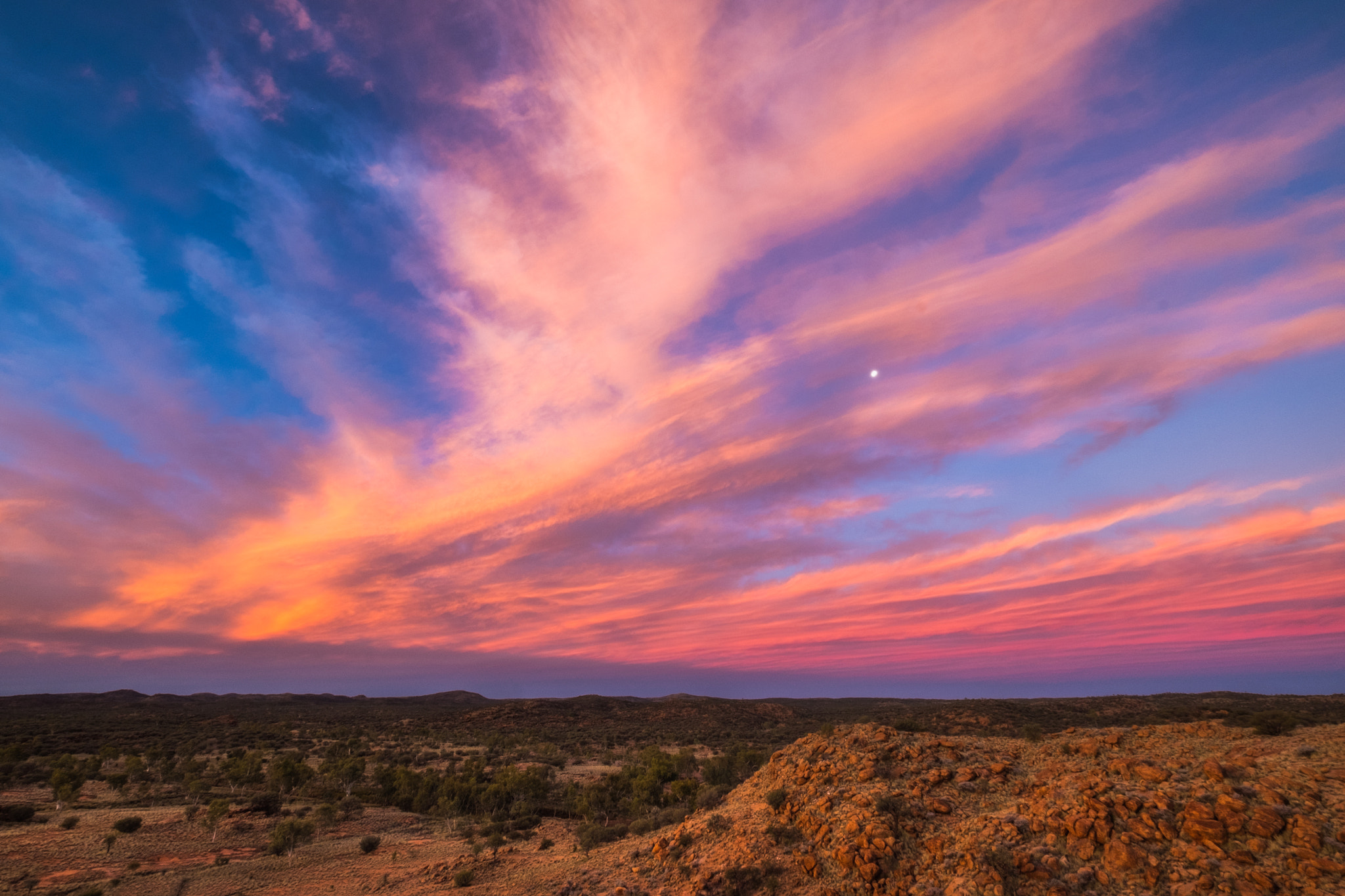 Fujifilm X-E2S + Fujifilm XF 10-24mm F4 R OIS sample photo. Telegraph station (sunset cloud colors) photography