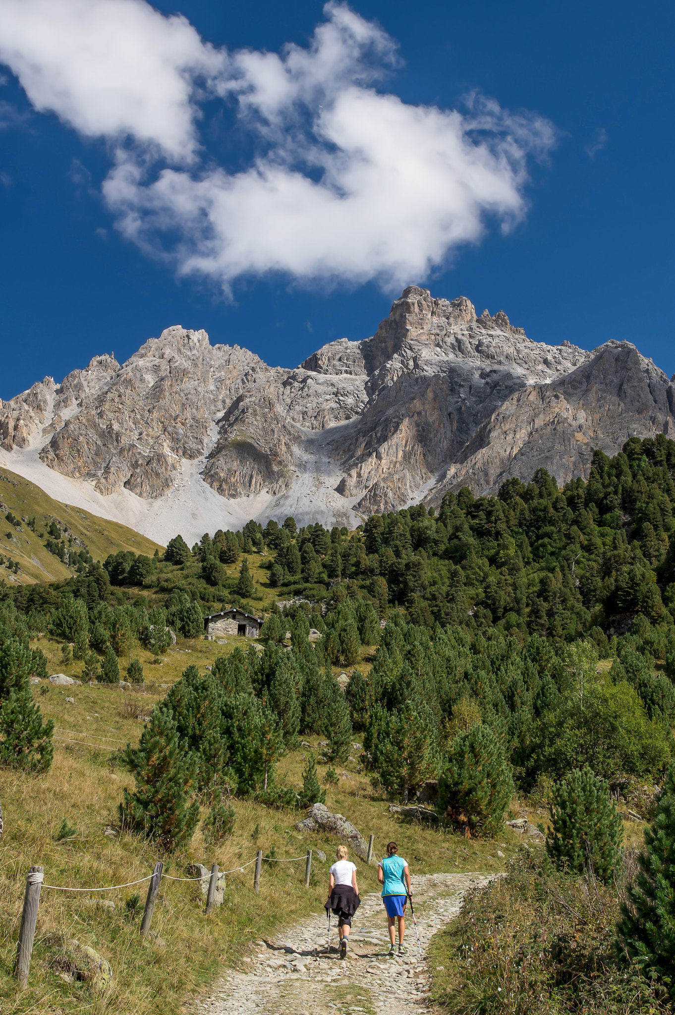 Pentax K-3 II sample photo. Hike and explore photography