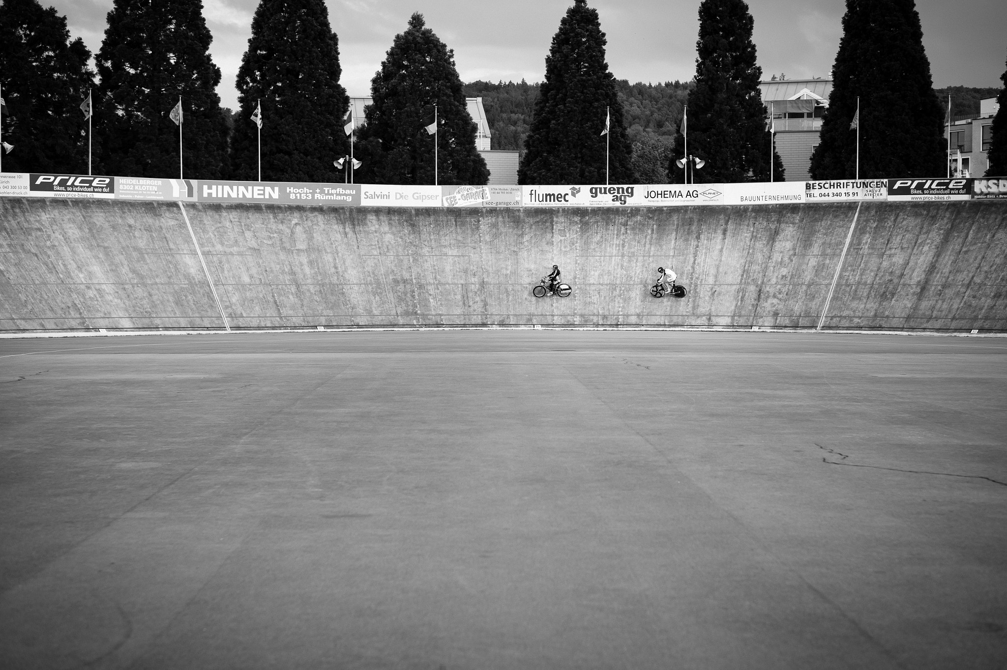 Leica Summilux-M 50mm F1.4 ASPH sample photo. In the great bowl of concrete photography