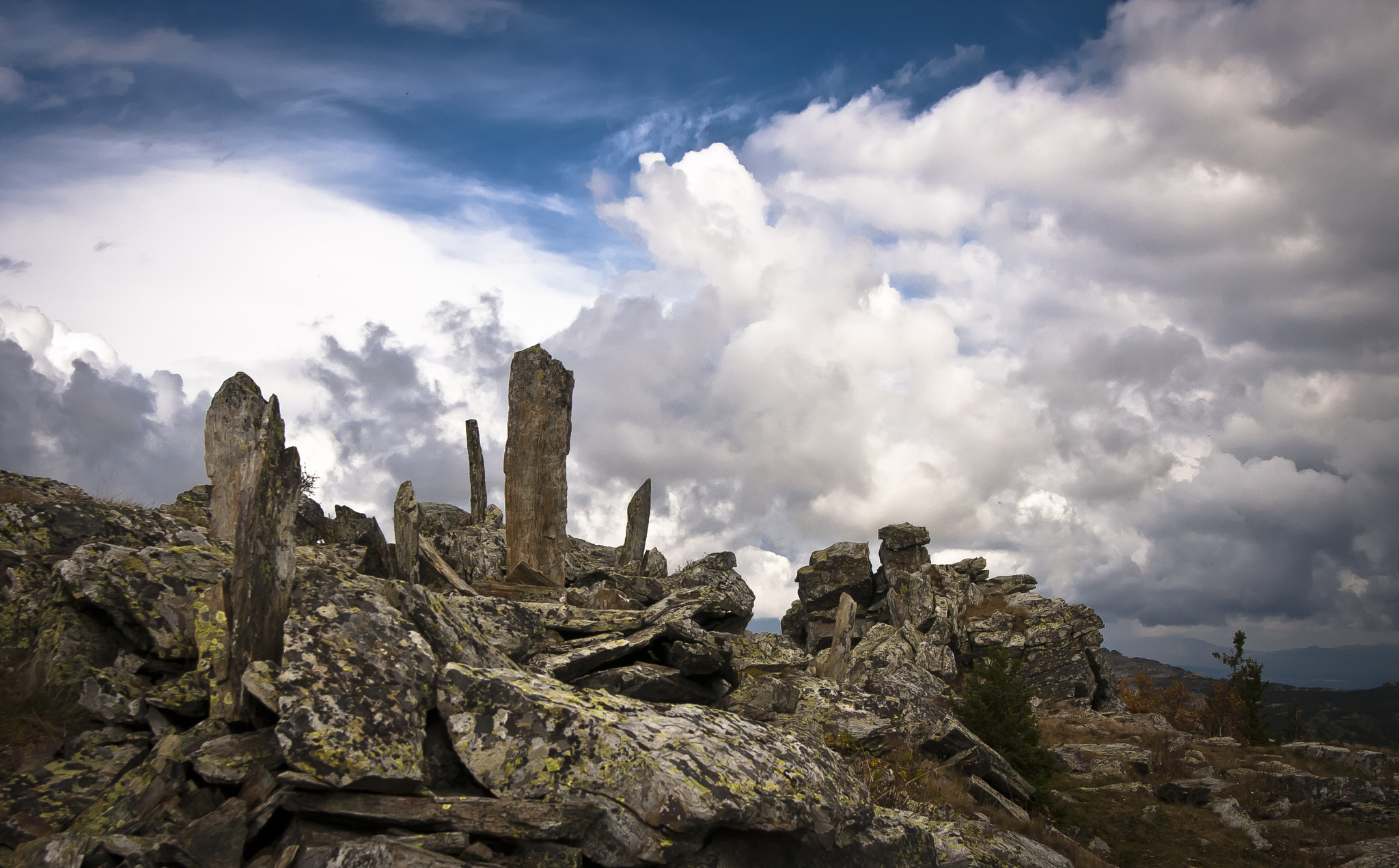 Canon EOS 40D + Sigma 20mm EX f/1.8 sample photo. The earth's bones ii photography