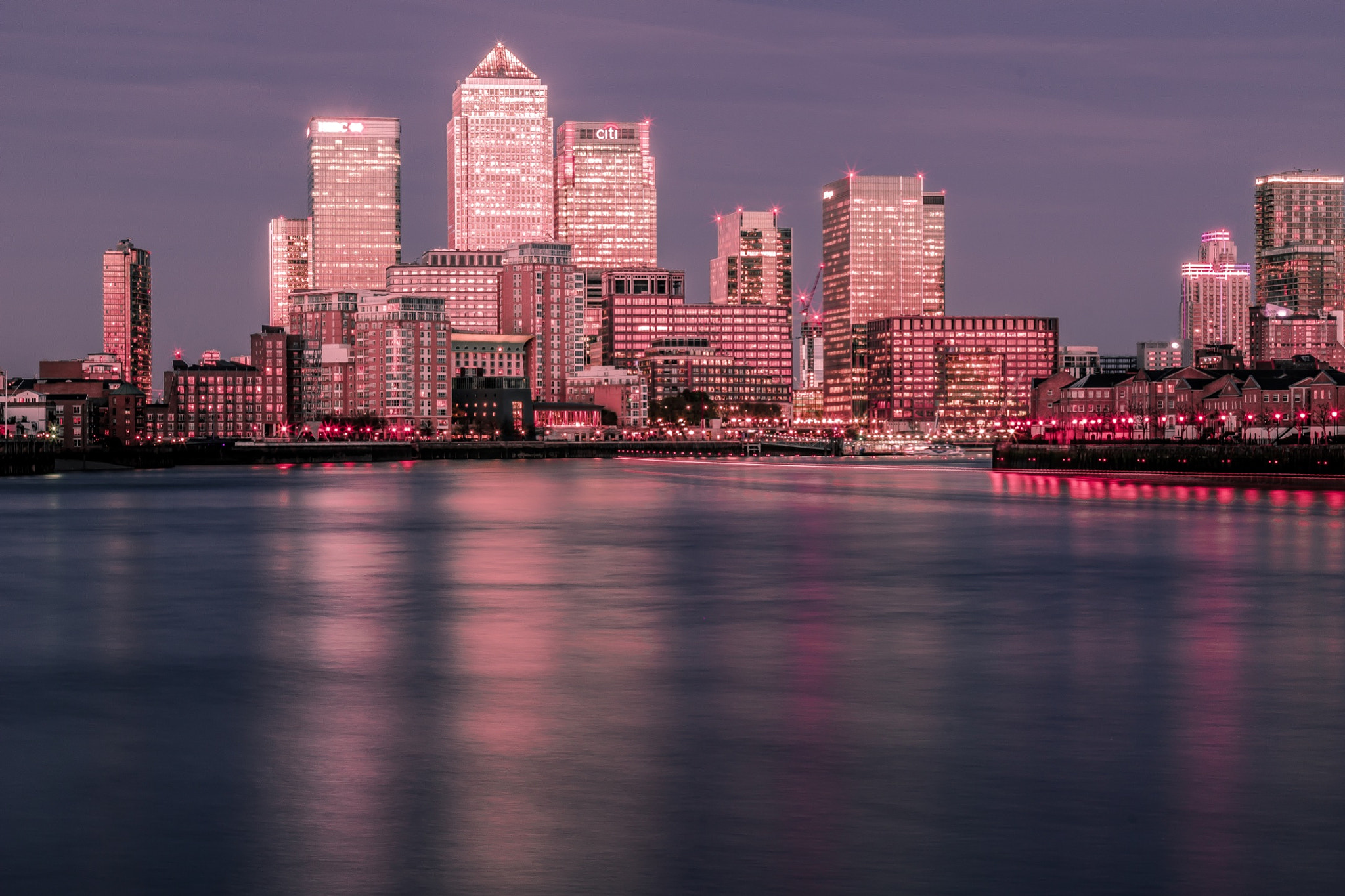 Canon EOS 100D (EOS Rebel SL1 / EOS Kiss X7) + Canon EF 24-105mm F4L IS USM sample photo. Sunset striking with its purest colours on canary wharf photography