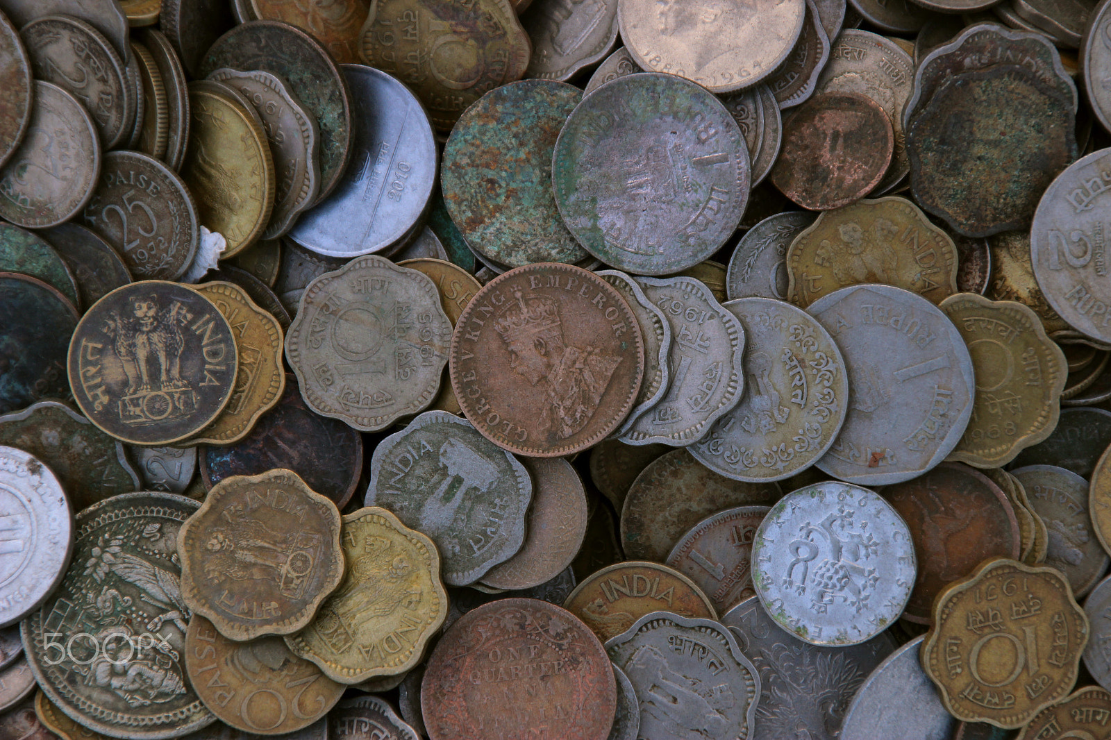 Canon EOS 600D (Rebel EOS T3i / EOS Kiss X5) + Canon TS-E 90mm F2.8 Tilt-Shift sample photo. George v king emperor antique coins photography